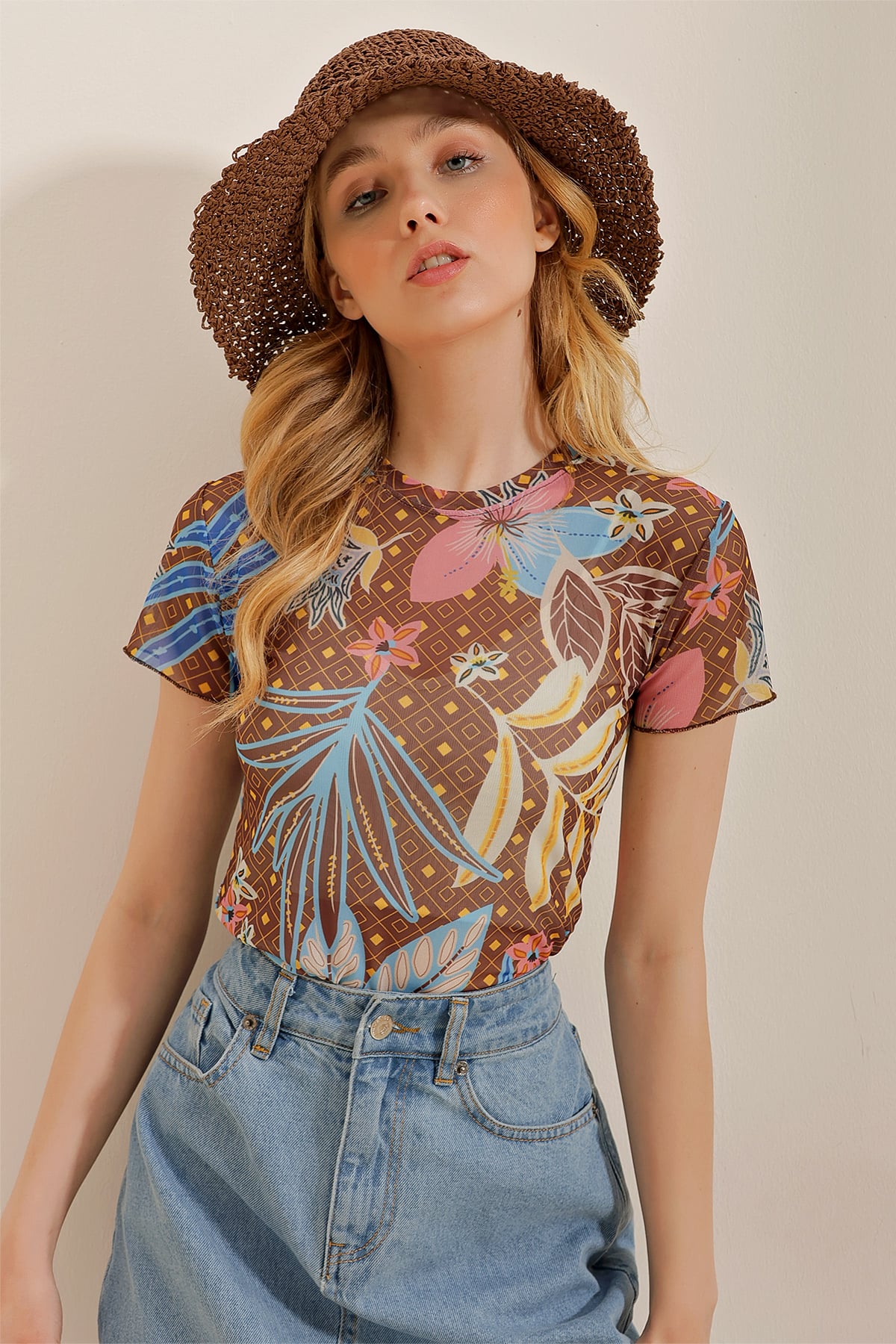 Bisiklet Yaka Desenli Tül Crop Bluz - Kahve