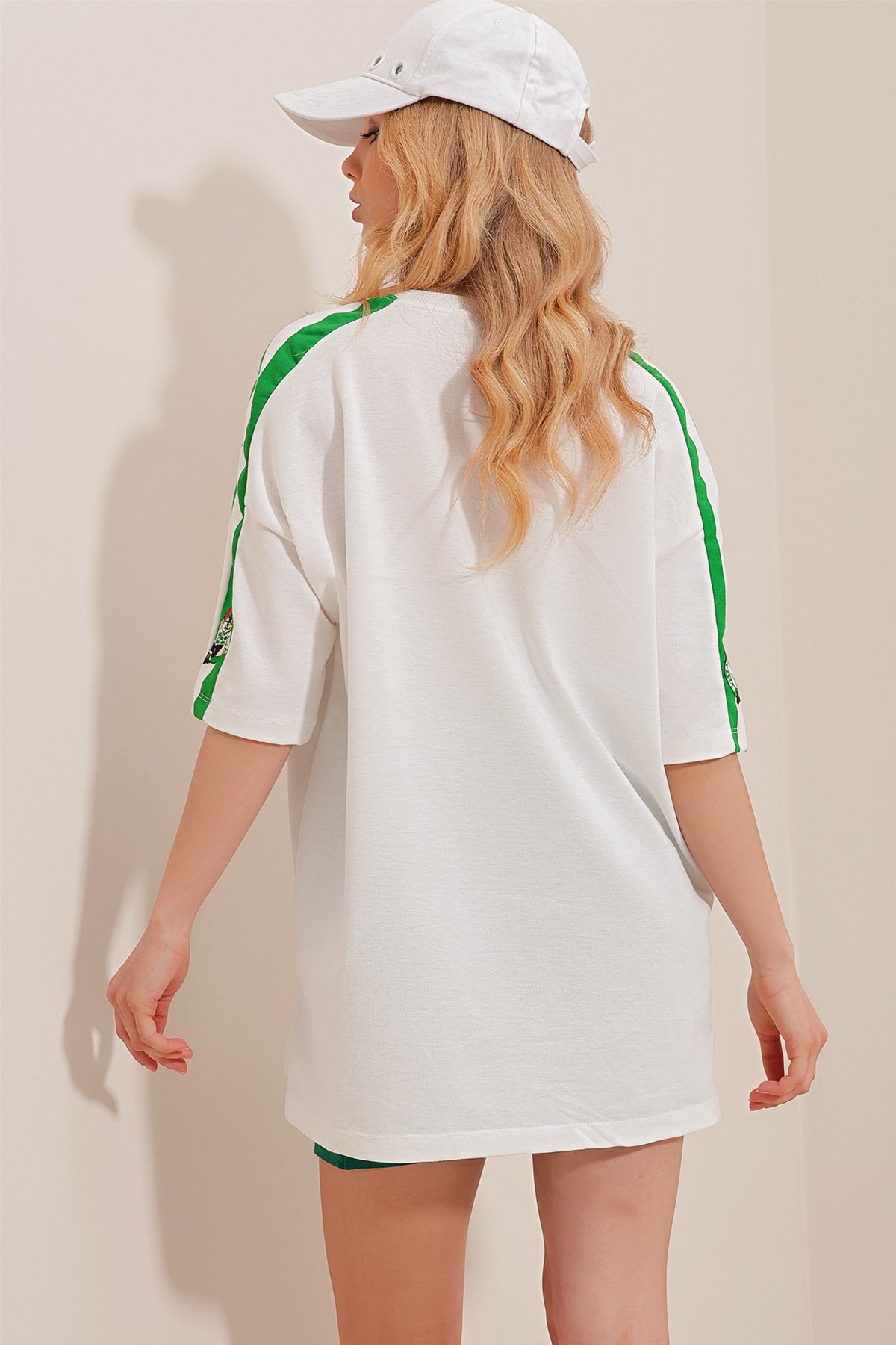 Bisiklet Yaka Dijital Baskılı İki İplik Oversize Unisex T-Shirt - Beyaz