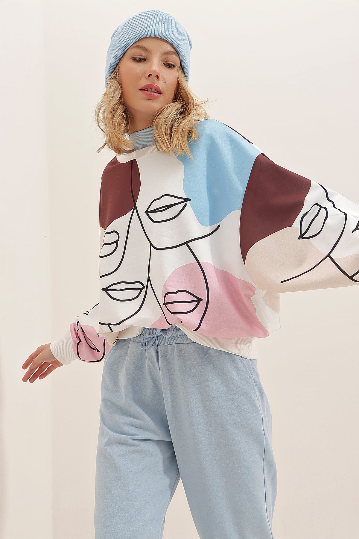 Bisiklet Yaka Dijital Baskılı Sweatshirt - Kahve