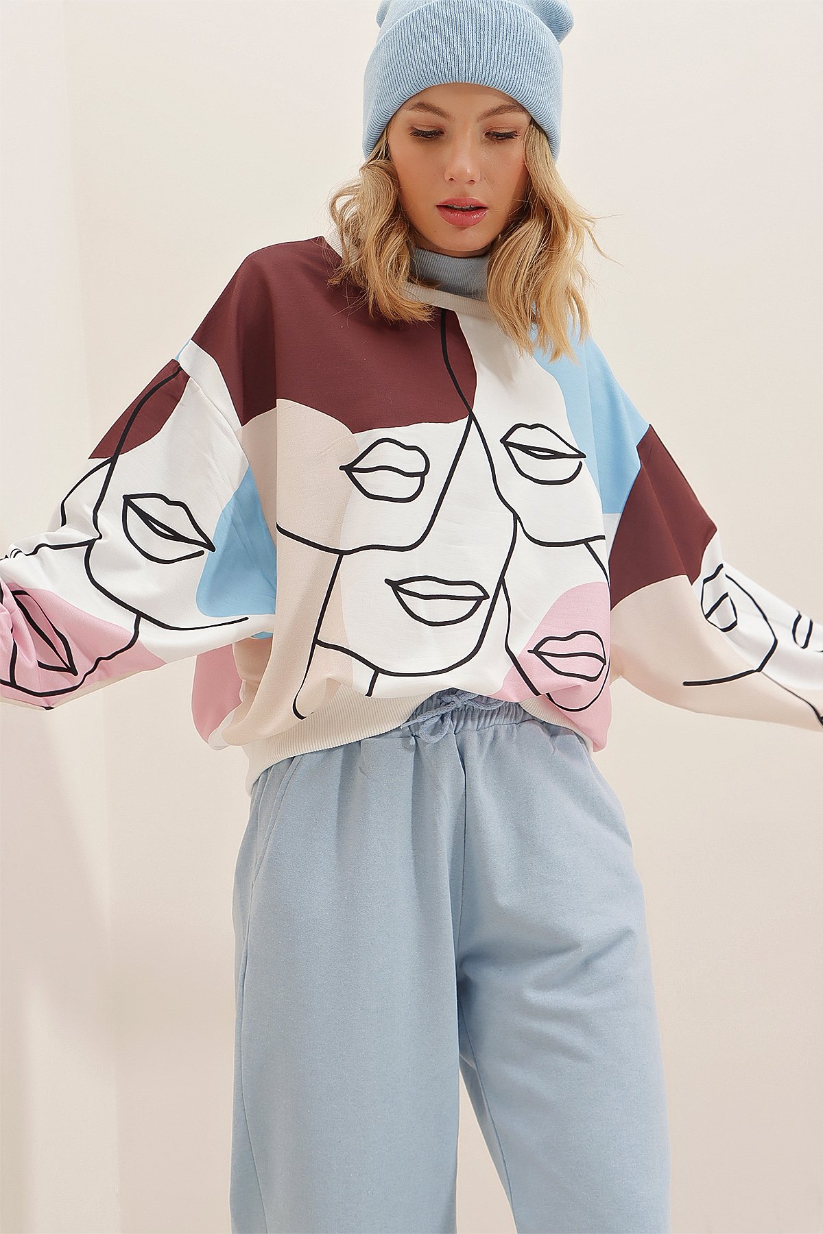 Bisiklet Yaka Dijital Baskılı Sweatshirt - Kahve