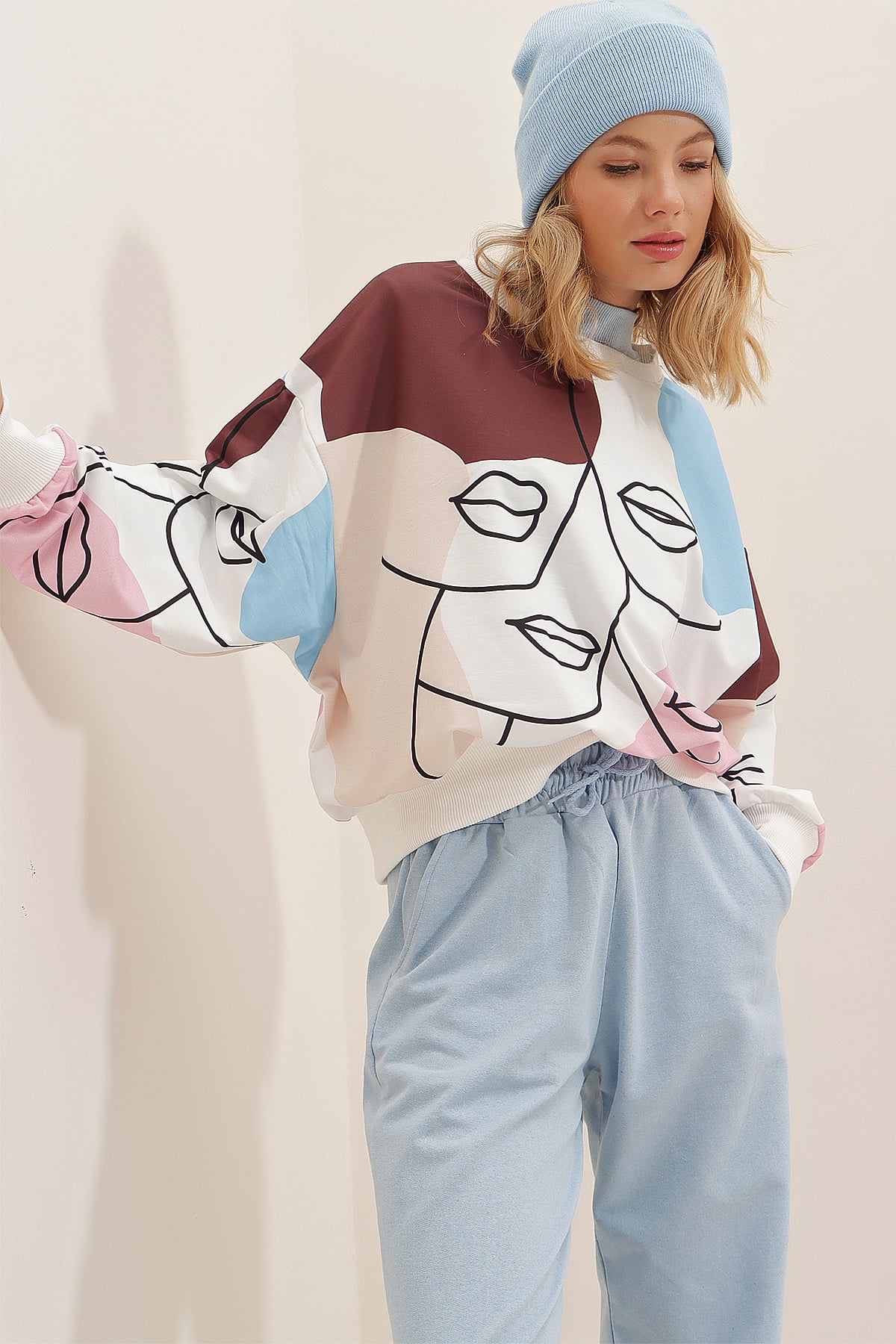 Bisiklet Yaka Dijital Baskılı Sweatshirt - Kahve