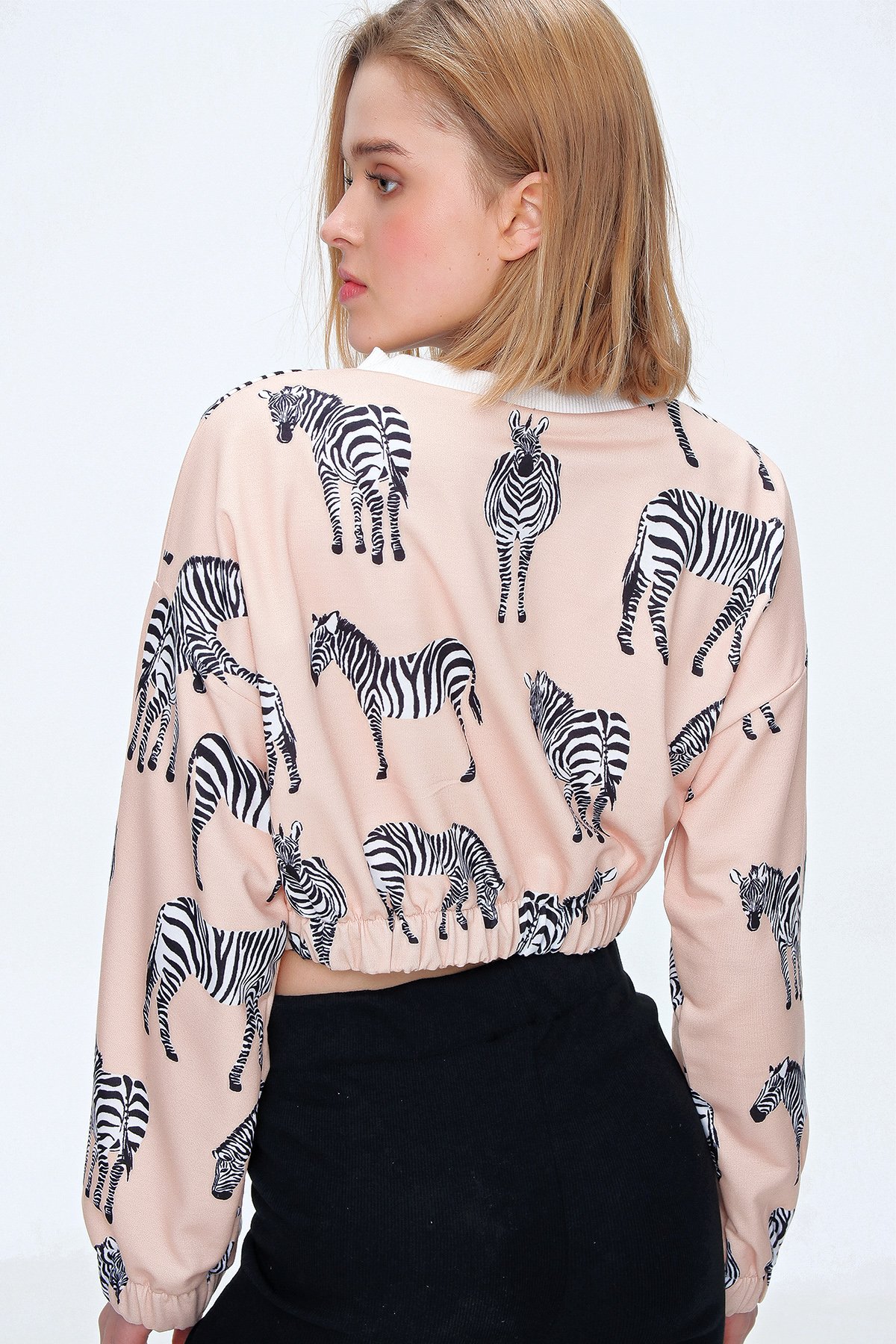 Bisiklet Yaka Dijital Desenli Crop Sweatshırt - Bej
