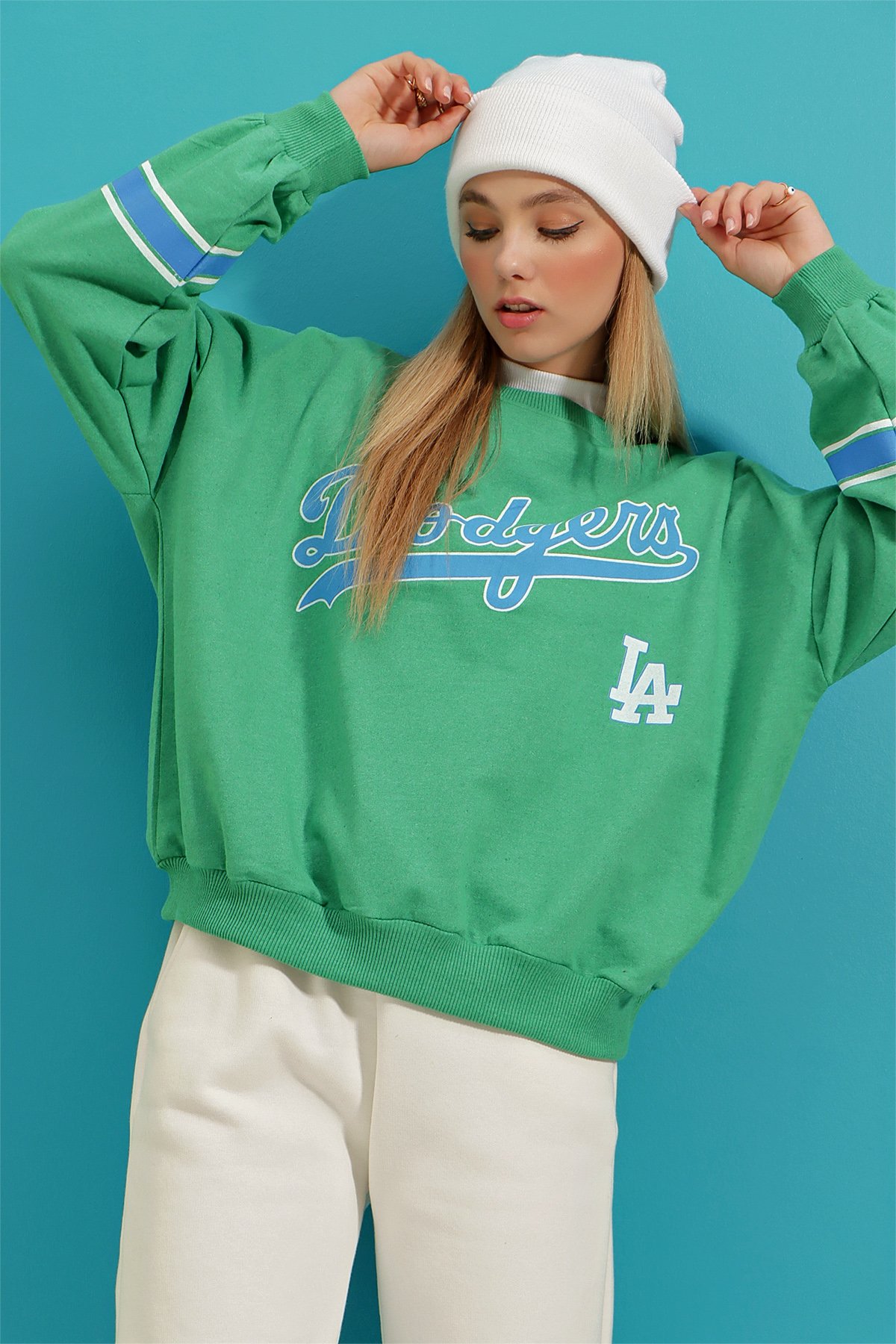 Bisiklet Yaka Dodgers Baskılı Kolu Şeritli Sweatshirt - Yeşil