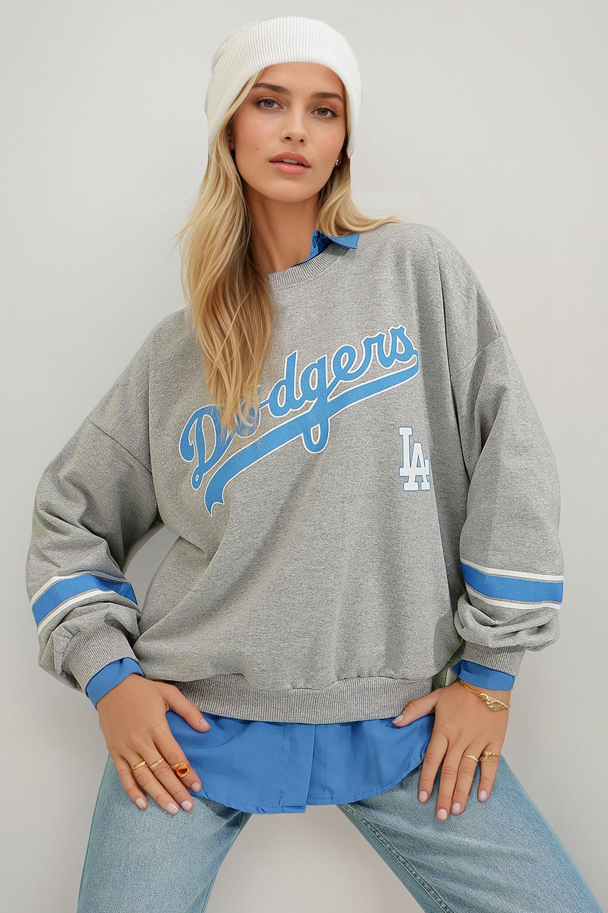 Bisiklet Yaka Dodgers Baskılı Kolu Şeritli Sweatshirt - Grimelanj