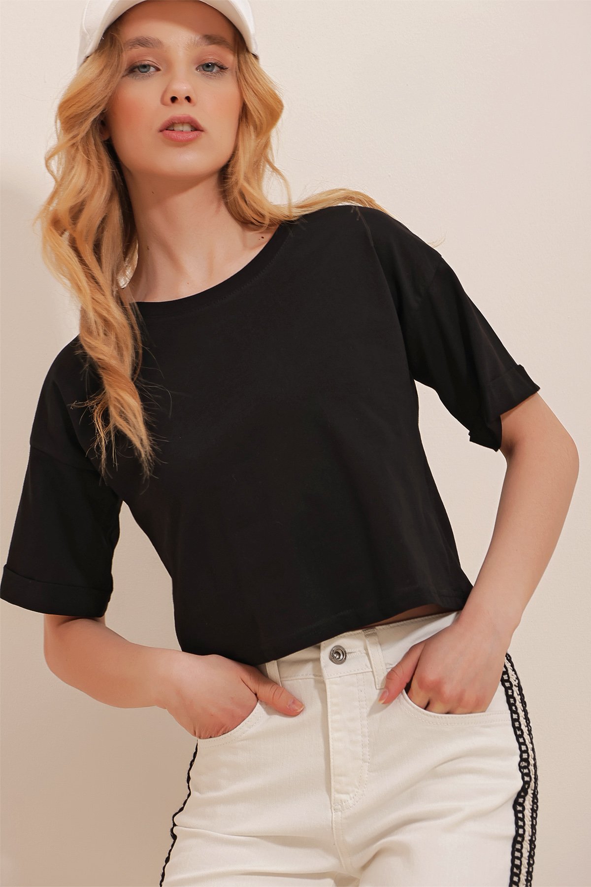 Bisiklet Yaka Duble Kol Basic Oversize Crop T-Shirt - SİYAH