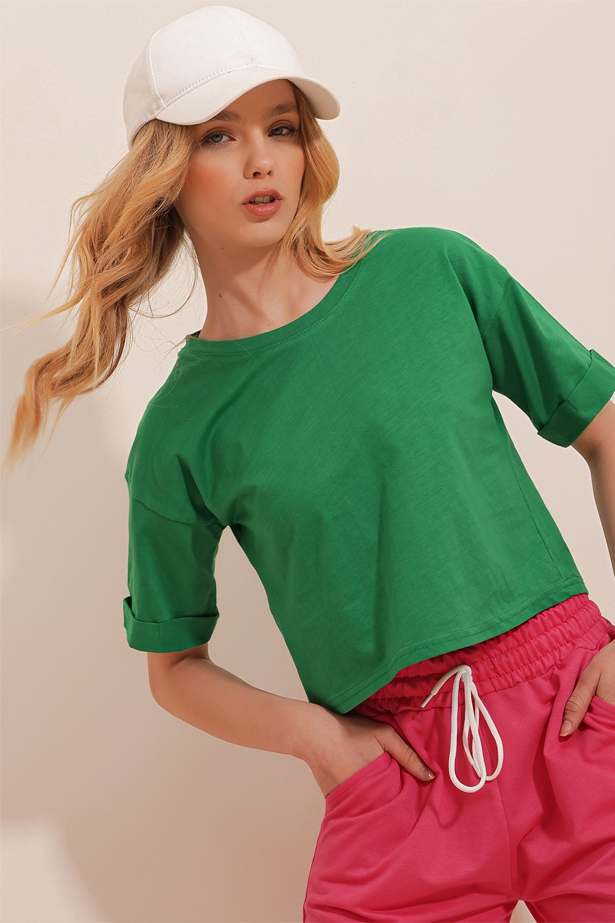 Bisiklet Yaka Duble Kol Basic Oversize Crop T-Shirt - YEŞİL