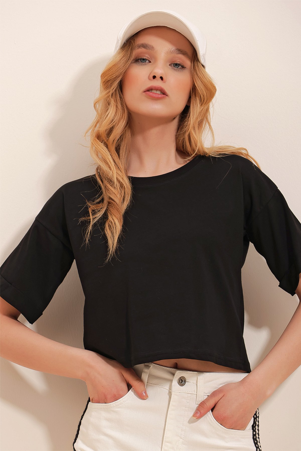 Bisiklet Yaka Duble Kol Basic Oversize Crop T-Shirt - SİYAH
