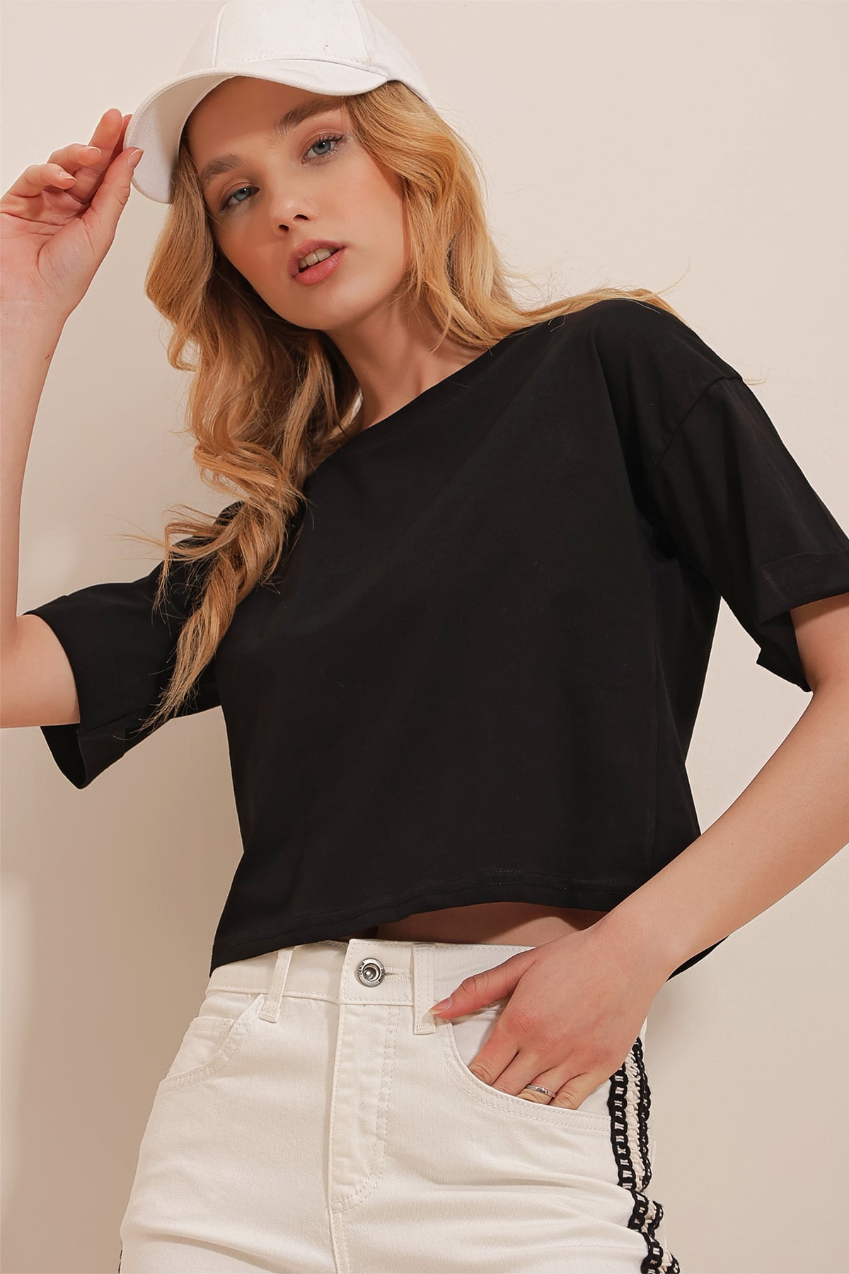 Bisiklet Yaka Duble Kol Basic Oversize Crop T-Shirt - SİYAH