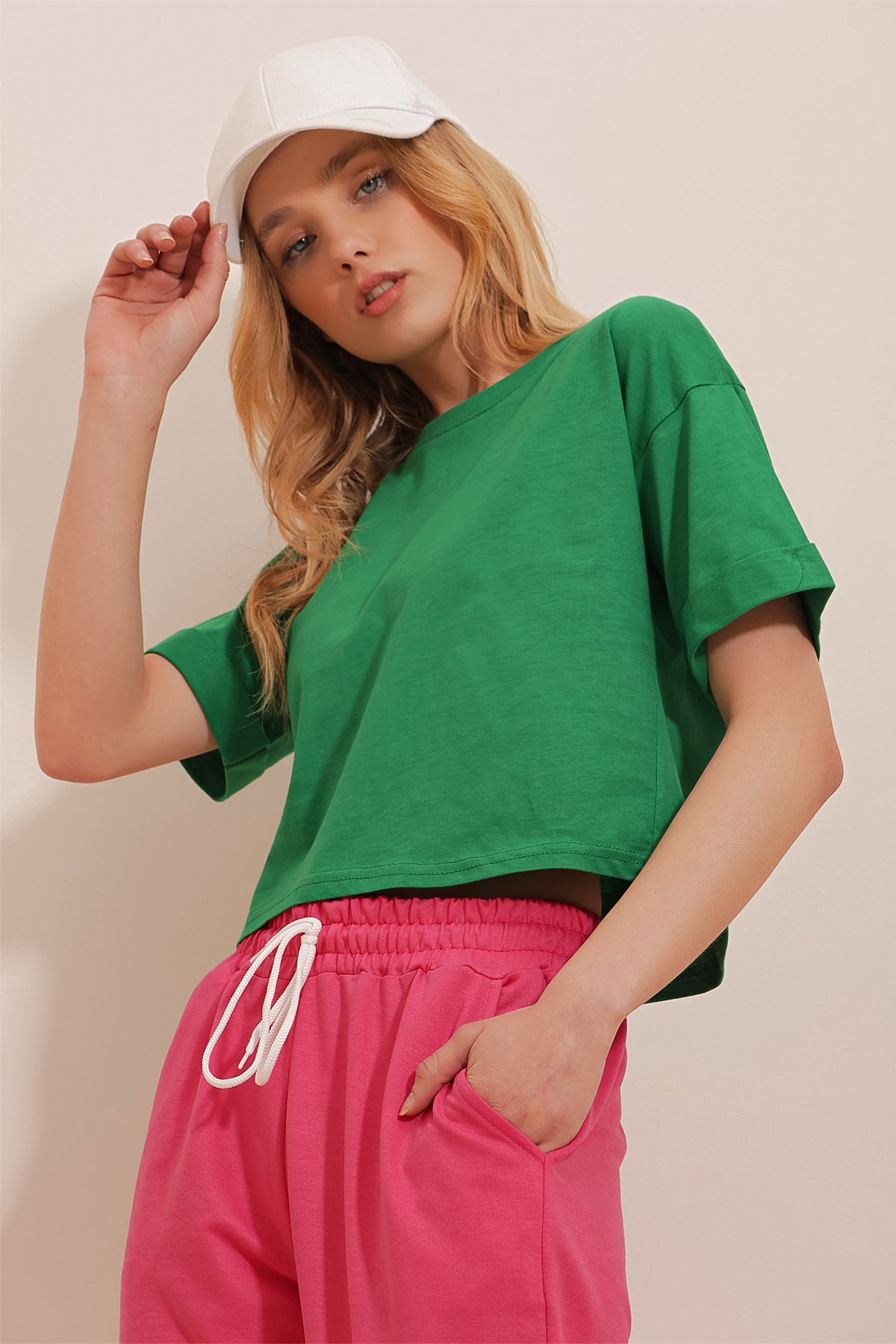 Bisiklet Yaka Duble Kol Basic Oversize Crop T-Shirt - YEŞİL