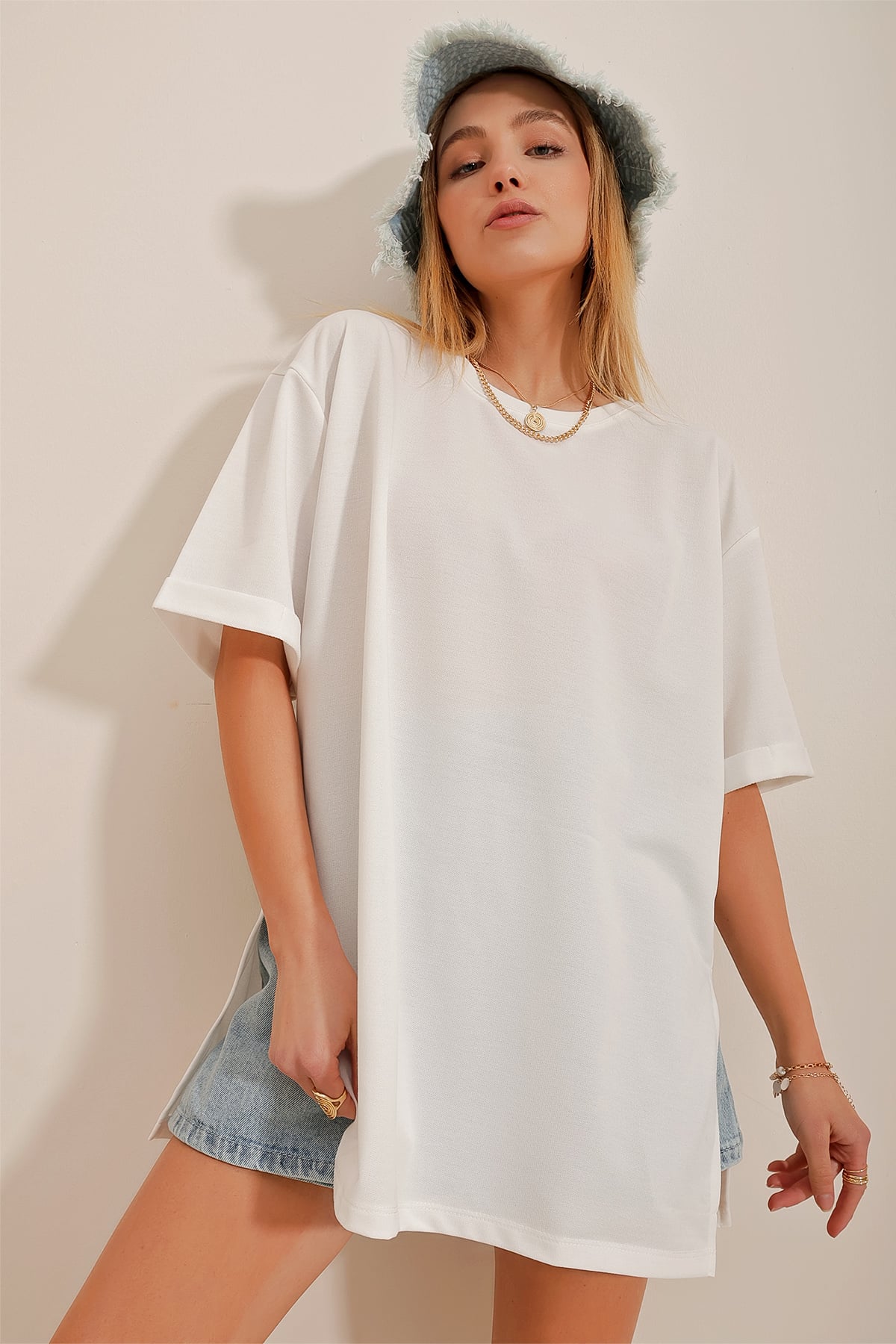 Bisiklet Yaka Duble Kol İki İplik Yanı Yırtmaçlı Oversize T-Shirt - Beyaz