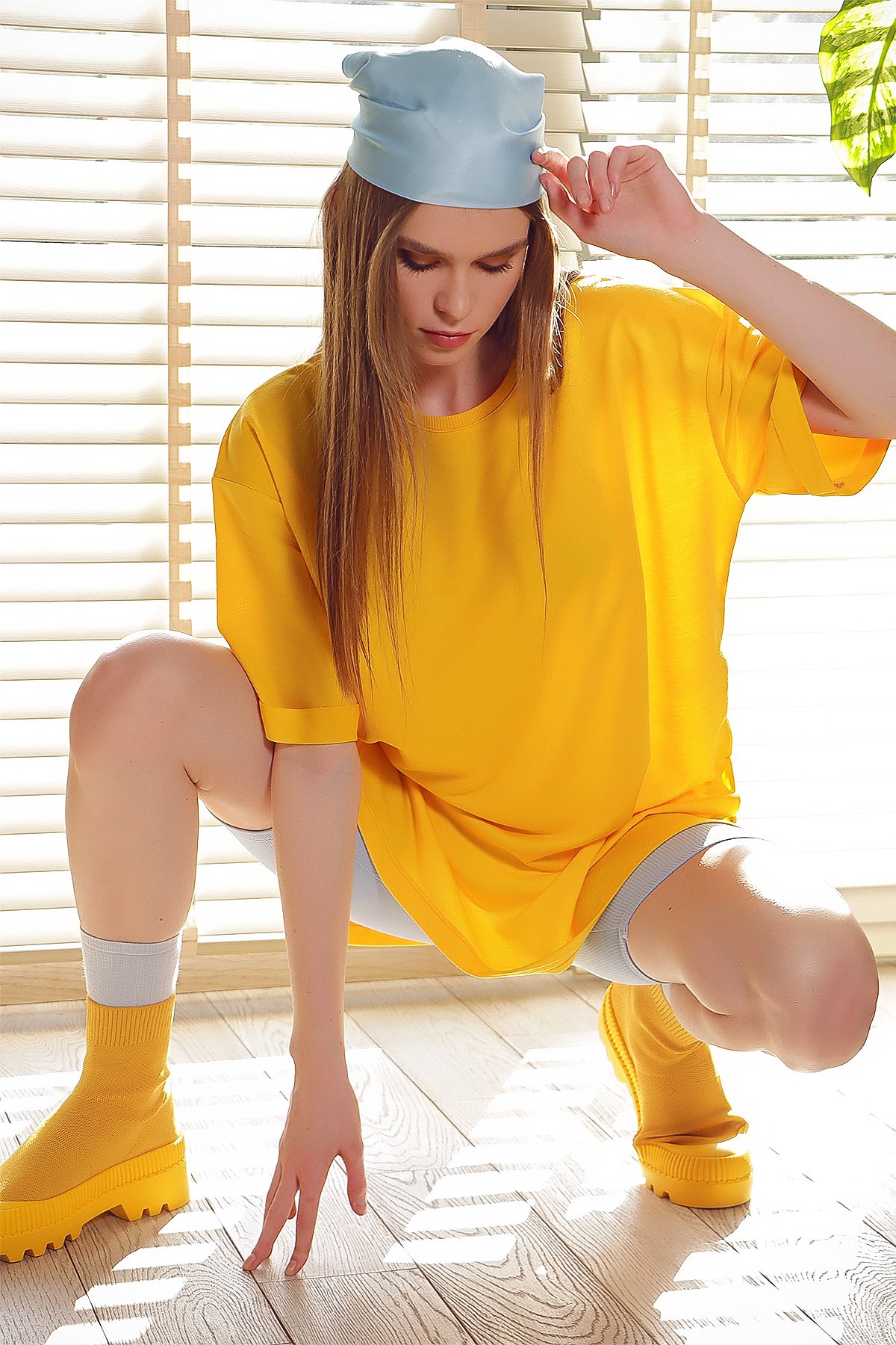 Bisiklet Yaka Duble Kol İki İplik Yanı Yırtmaçlı Oversize T-Shirt - Sarı