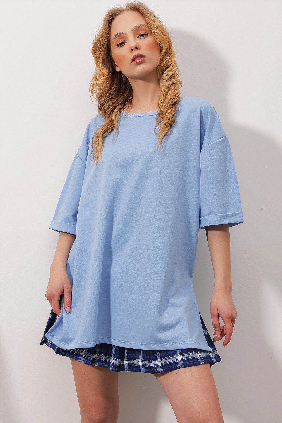 Bisiklet Yaka Duble Kol İki İplik Yanı Yırtmaçlı Oversize T-Shirt - Mavi