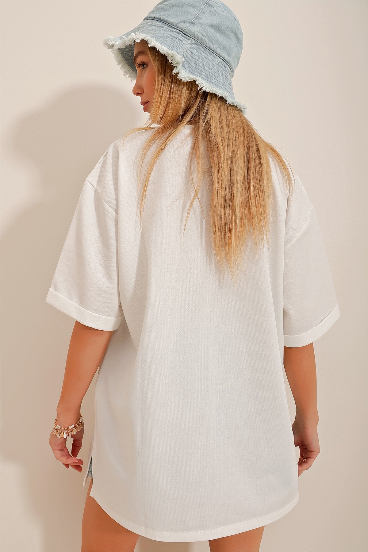 Bisiklet Yaka Duble Kol İki İplik Yanı Yırtmaçlı Oversize T-Shirt - Beyaz