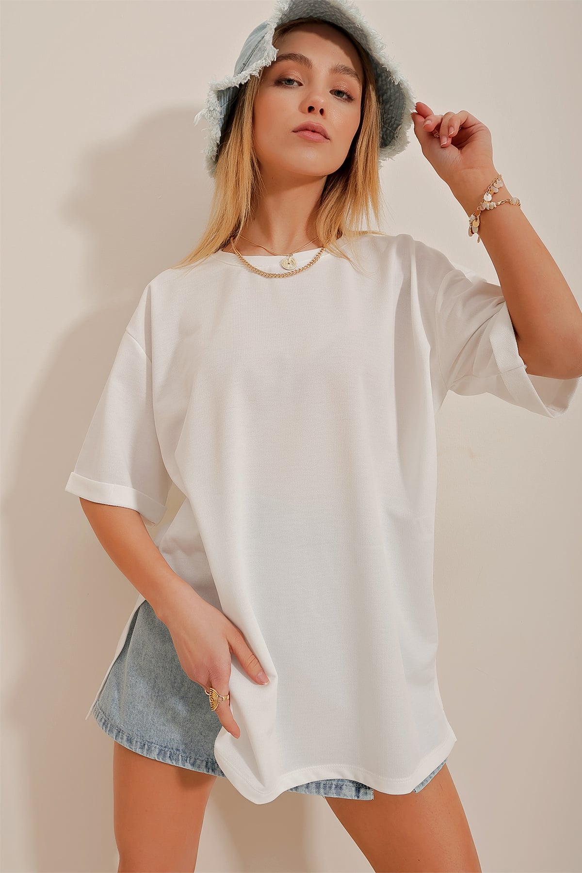 Bisiklet Yaka Duble Kol İki İplik Yanı Yırtmaçlı Oversize T-Shirt - Beyaz