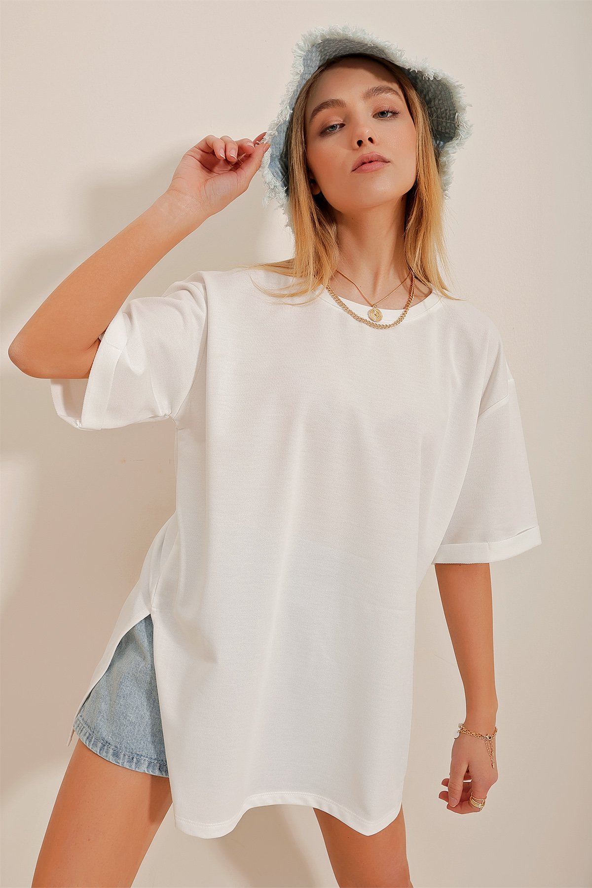Bisiklet Yaka Duble Kol İki İplik Yanı Yırtmaçlı Oversize T-Shirt - Beyaz