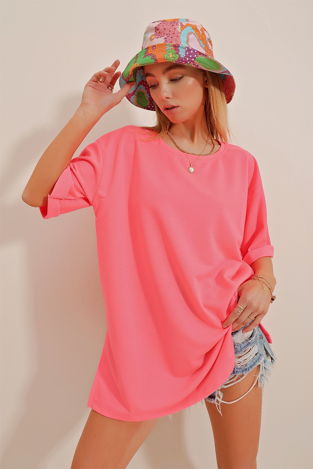 Bisiklet Yaka Duble Kol İki İplik Yanı Yırtmaçlı Oversize T-Shirt - Şeker Pembe