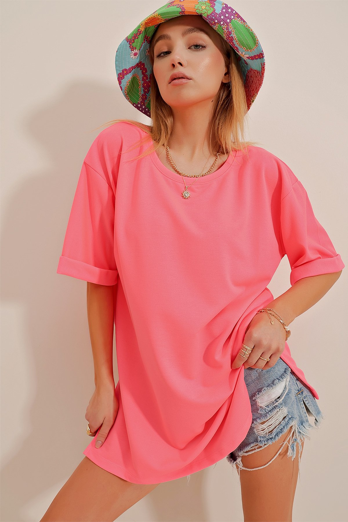 Bisiklet Yaka Duble Kol İki İplik Yanı Yırtmaçlı Oversize T-Shirt - Şeker Pembe
