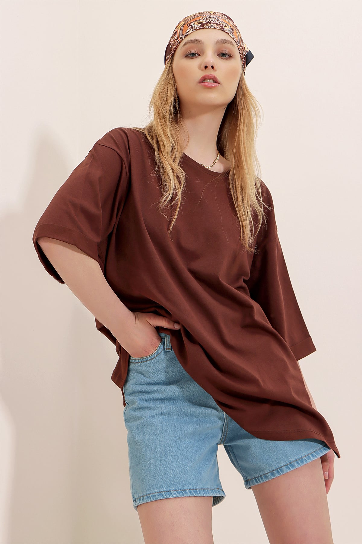 Bisiklet Yaka Duble Kol Oversize Pamuklu Basic T-Shirt - Kahverengi