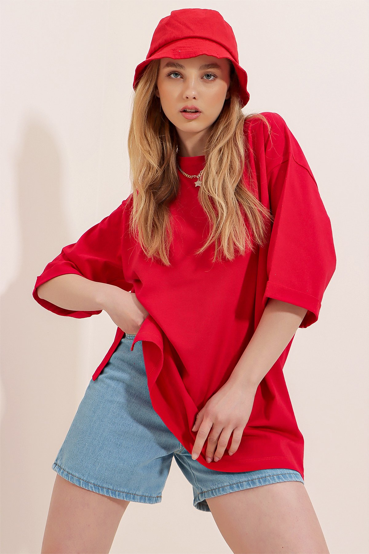 Bisiklet Yaka Duble Kol Oversize Pamuklu Basic T-Shirt - Kırmızı