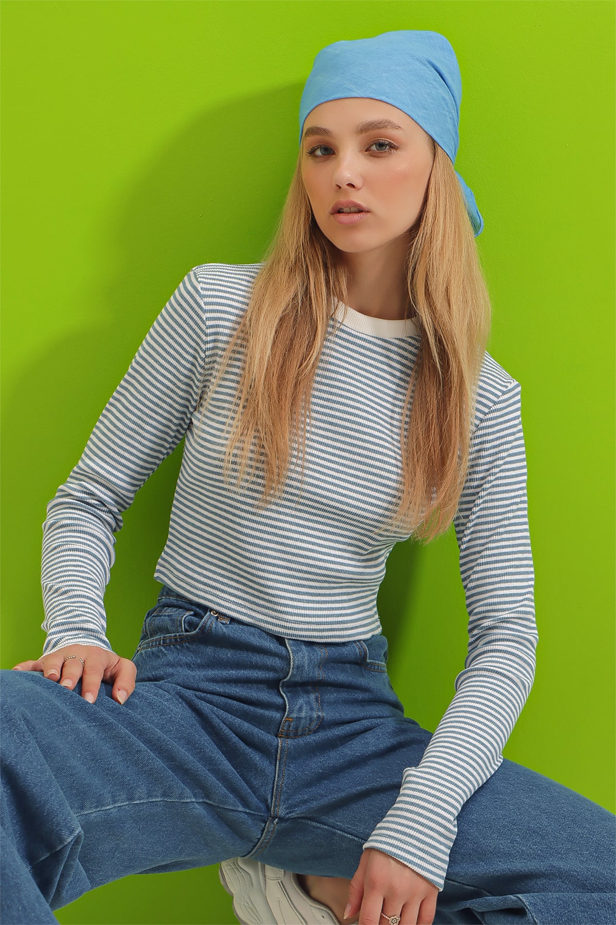 Bisiklet Yaka Fitilli Yumuşak Dokulu Çizgili Crop Bluz - MAVİ