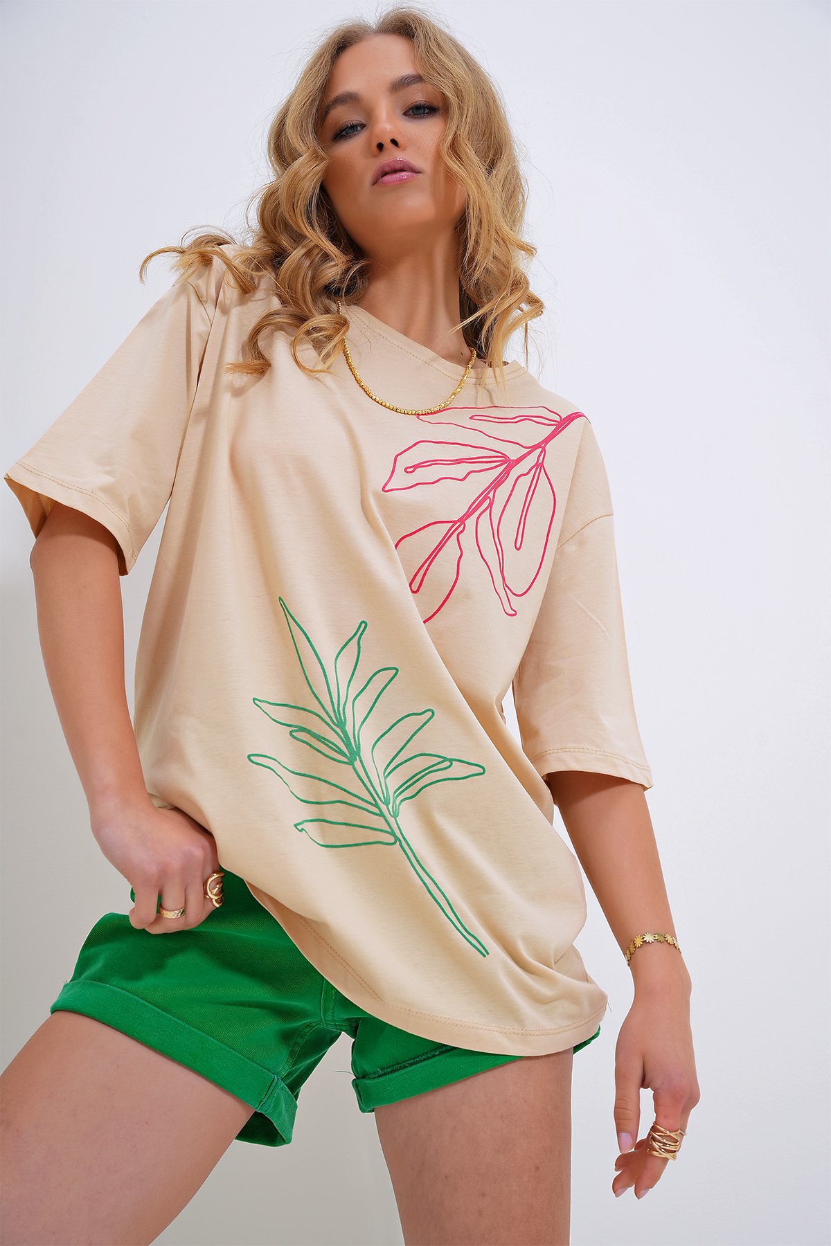 Bisiklet Yaka Flok Baskılı T-Shirt - Bej