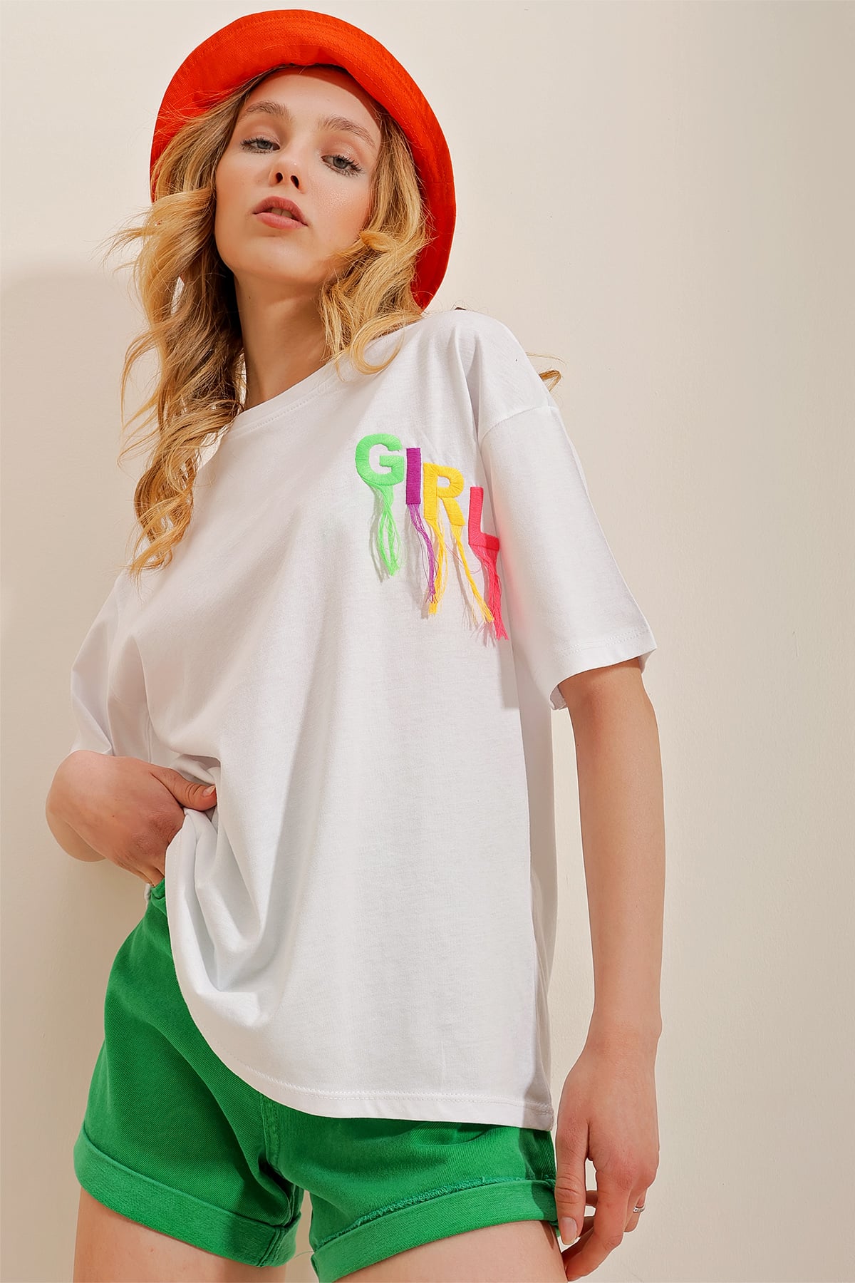 Bisiklet Yaka Girl Nakış İşlemeli Pamuk T-Shirt - Beyaz