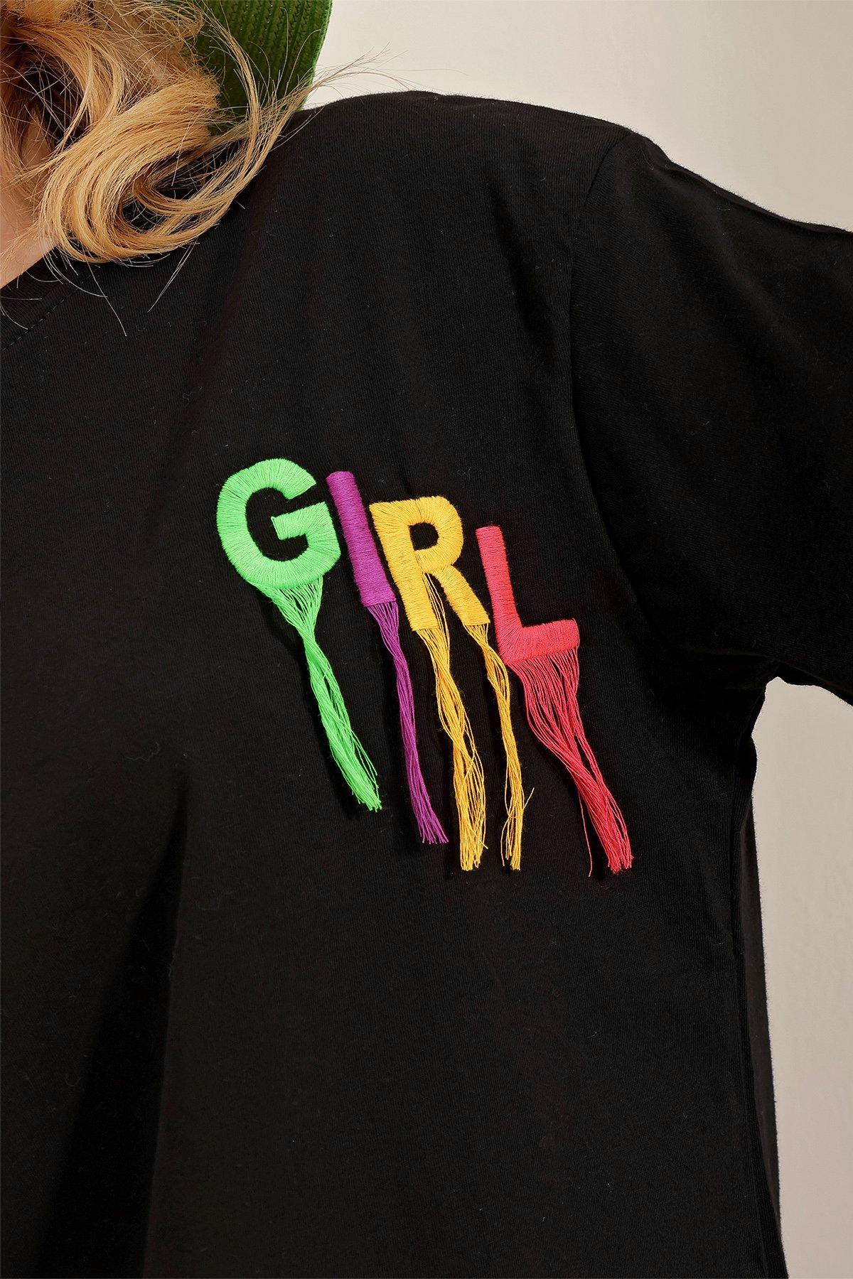 Bisiklet Yaka Girl Nakış İşlemeli Pamuk T-Shirt - Siyah