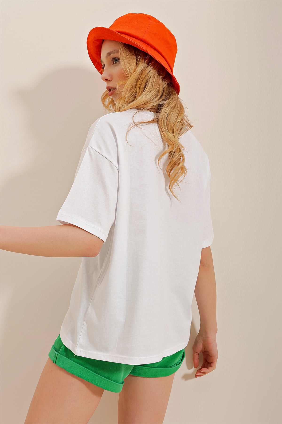 Bisiklet Yaka Girl Nakış İşlemeli Pamuk T-Shirt - Beyaz