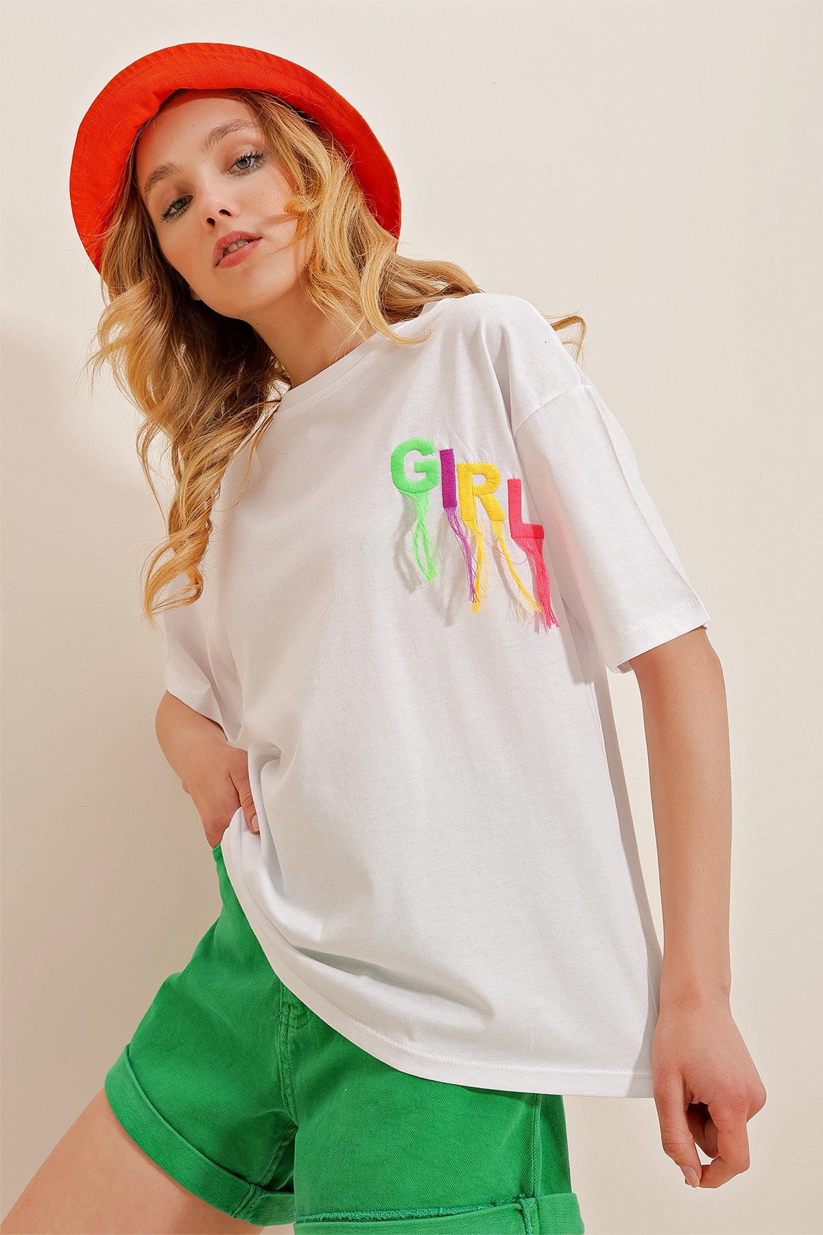 Bisiklet Yaka Girl Nakış İşlemeli Pamuk T-Shirt - Beyaz