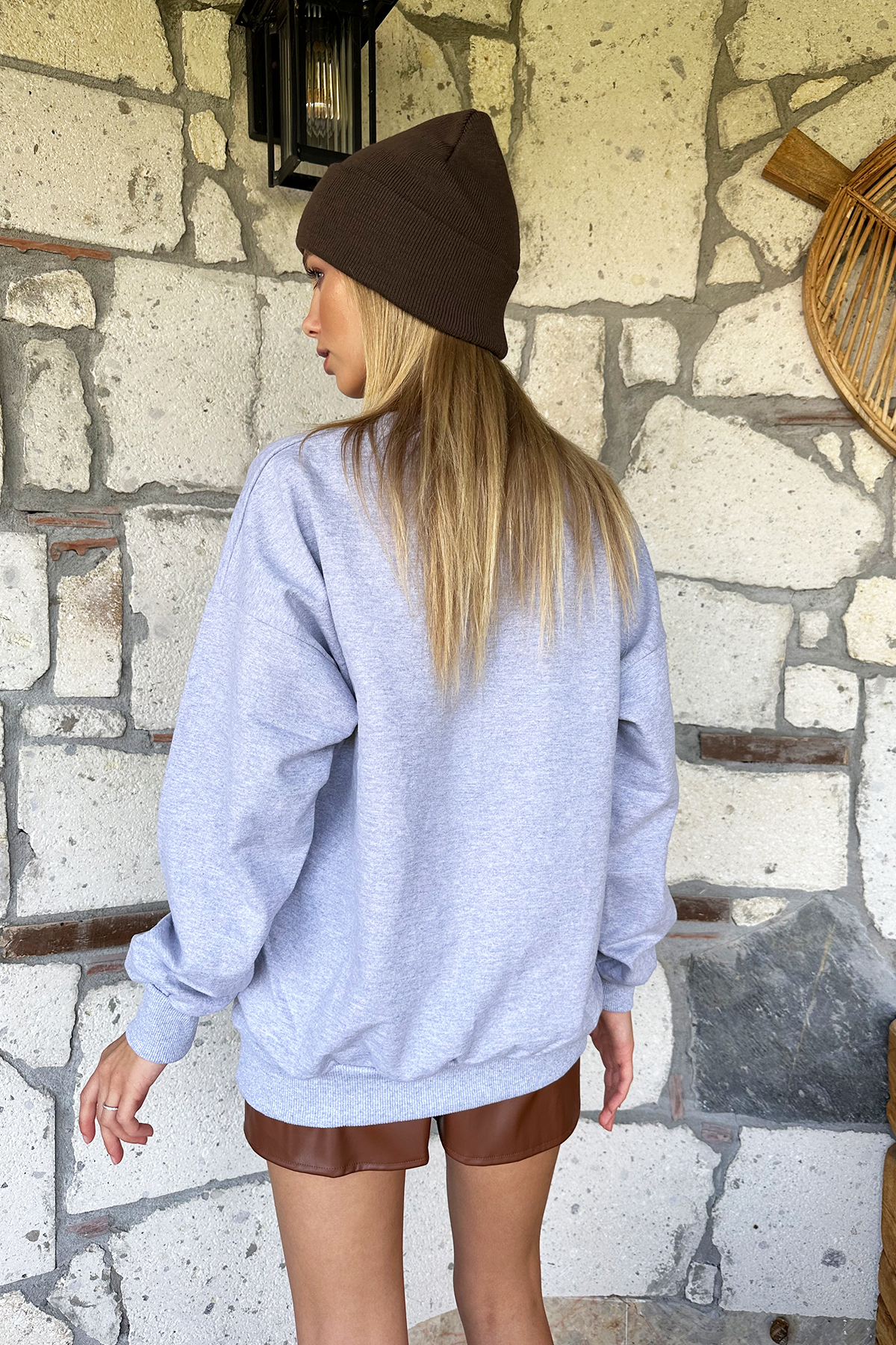 Bisiklet Yaka İçi Şardonlu Oversize Sweatshirt - Gri-Kahve