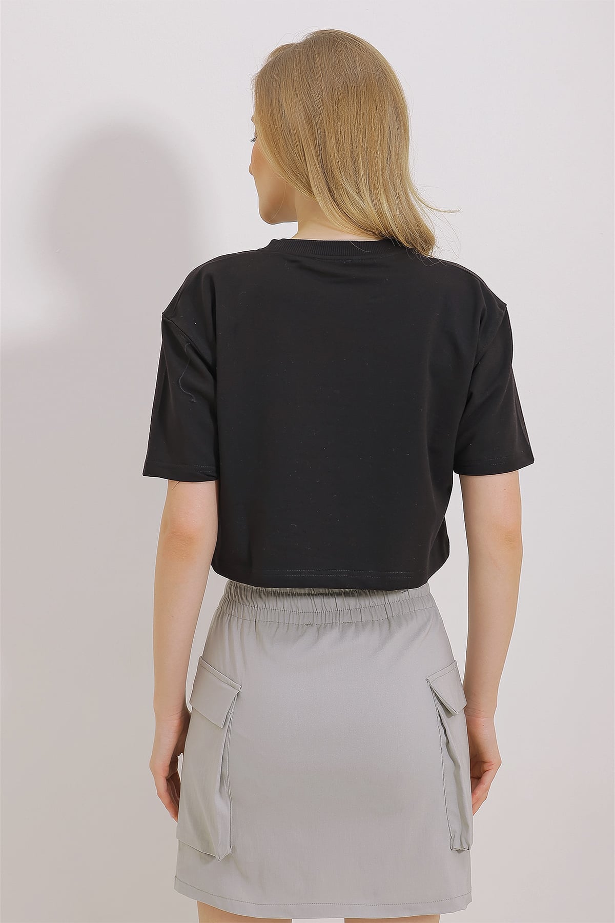 Bisiklet Yaka İki İplik Crop Basic T-Shirt - Siyah