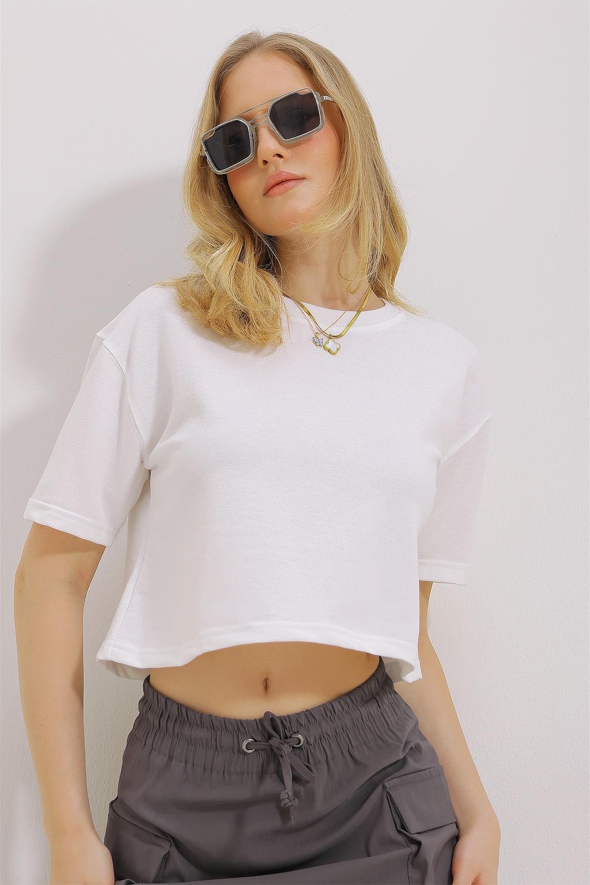 Bisiklet Yaka İki İplik Crop Basic T-Shirt - Beyaz