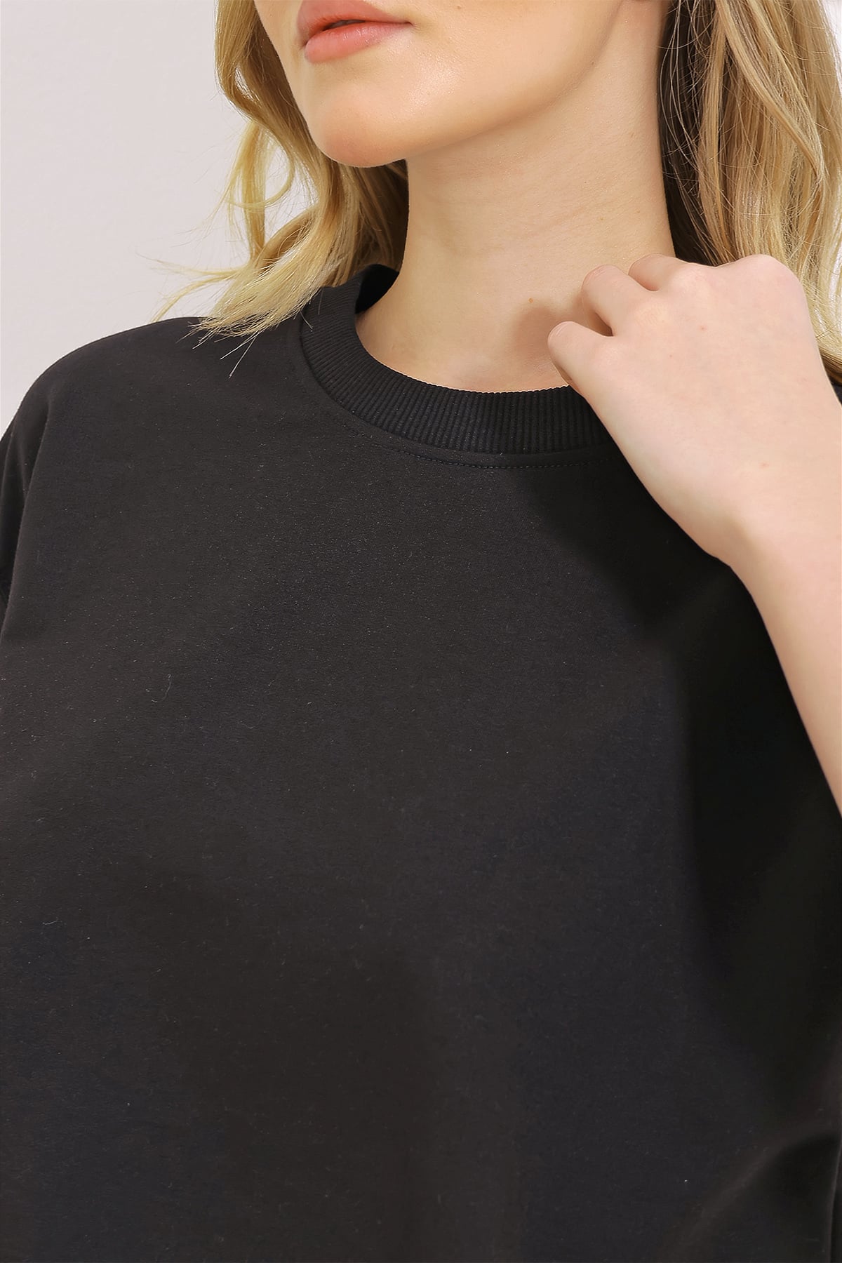 Bisiklet Yaka İki İplik Crop Basic T-Shirt - Siyah