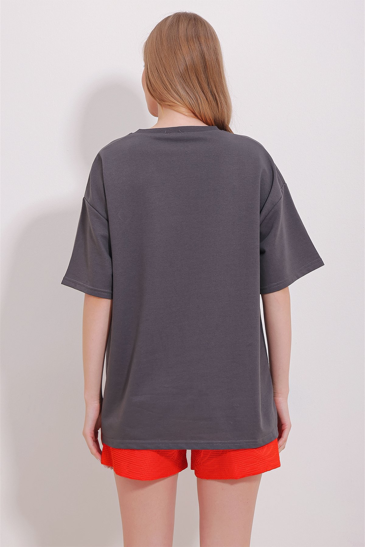 Bisiklet Yaka İki İplik Mom Nakışlı T-Shirt - Antrasit