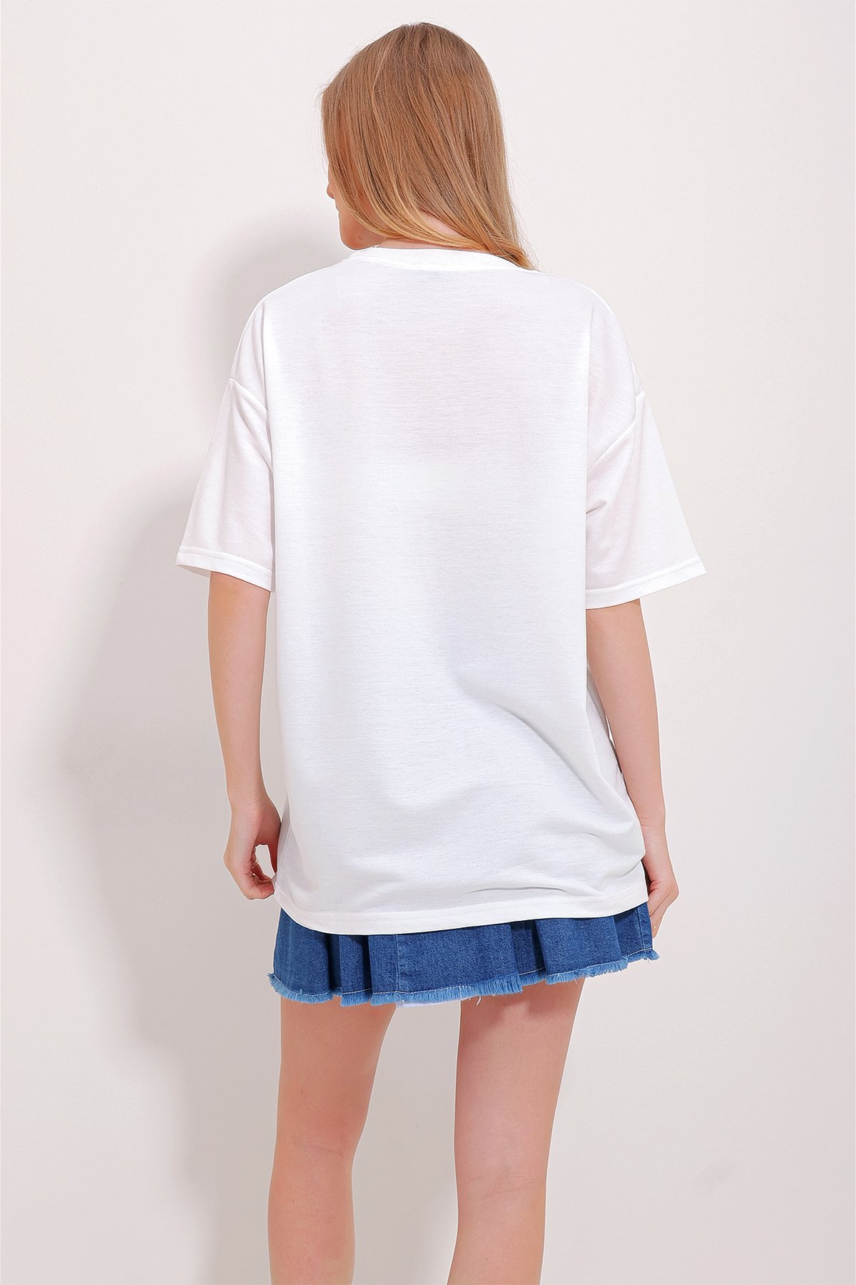 Bisiklet Yaka İki İplik Nakışlı Oversize Unisex T-Shirt - Beyaz