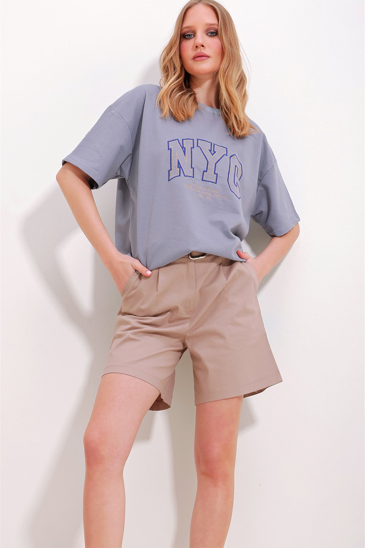 Bisiklet Yaka İki İplik Nakışlı Oversize Unisex T-Shirt - Gri