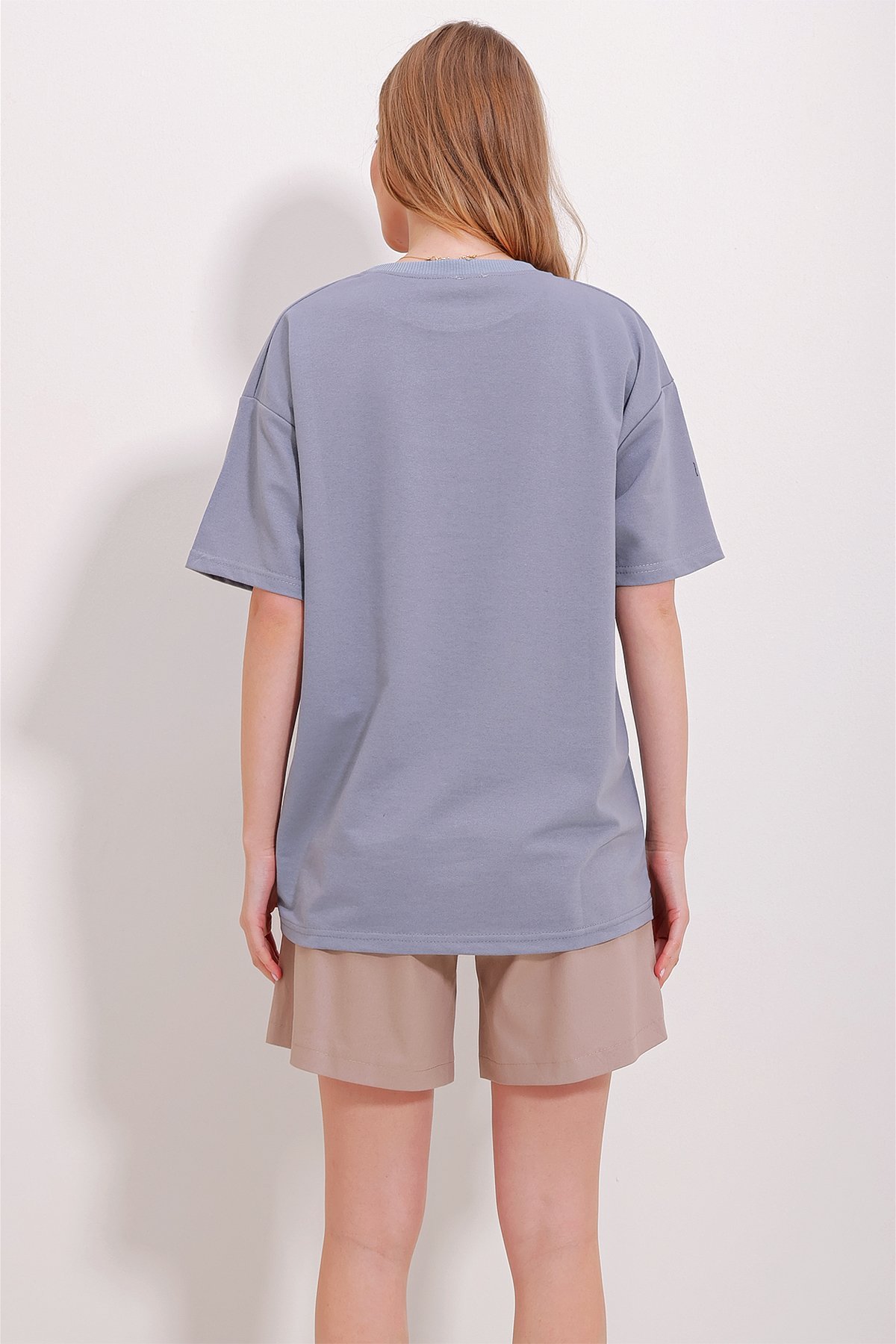 Bisiklet Yaka İki İplik Nakışlı Oversize Unisex T-Shirt - Gri