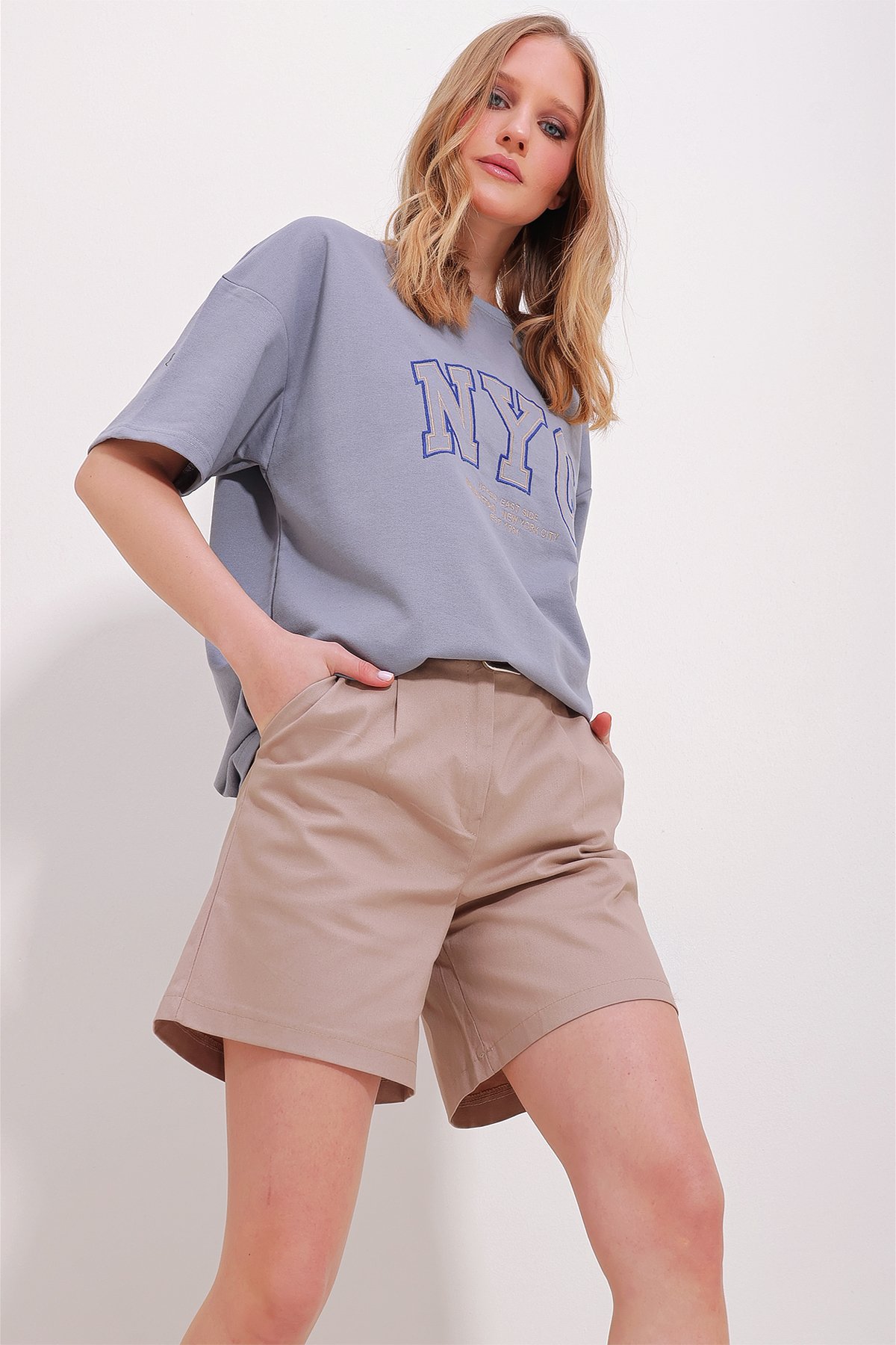 Bisiklet Yaka İki İplik Nakışlı Oversize Unisex T-Shirt - Gri