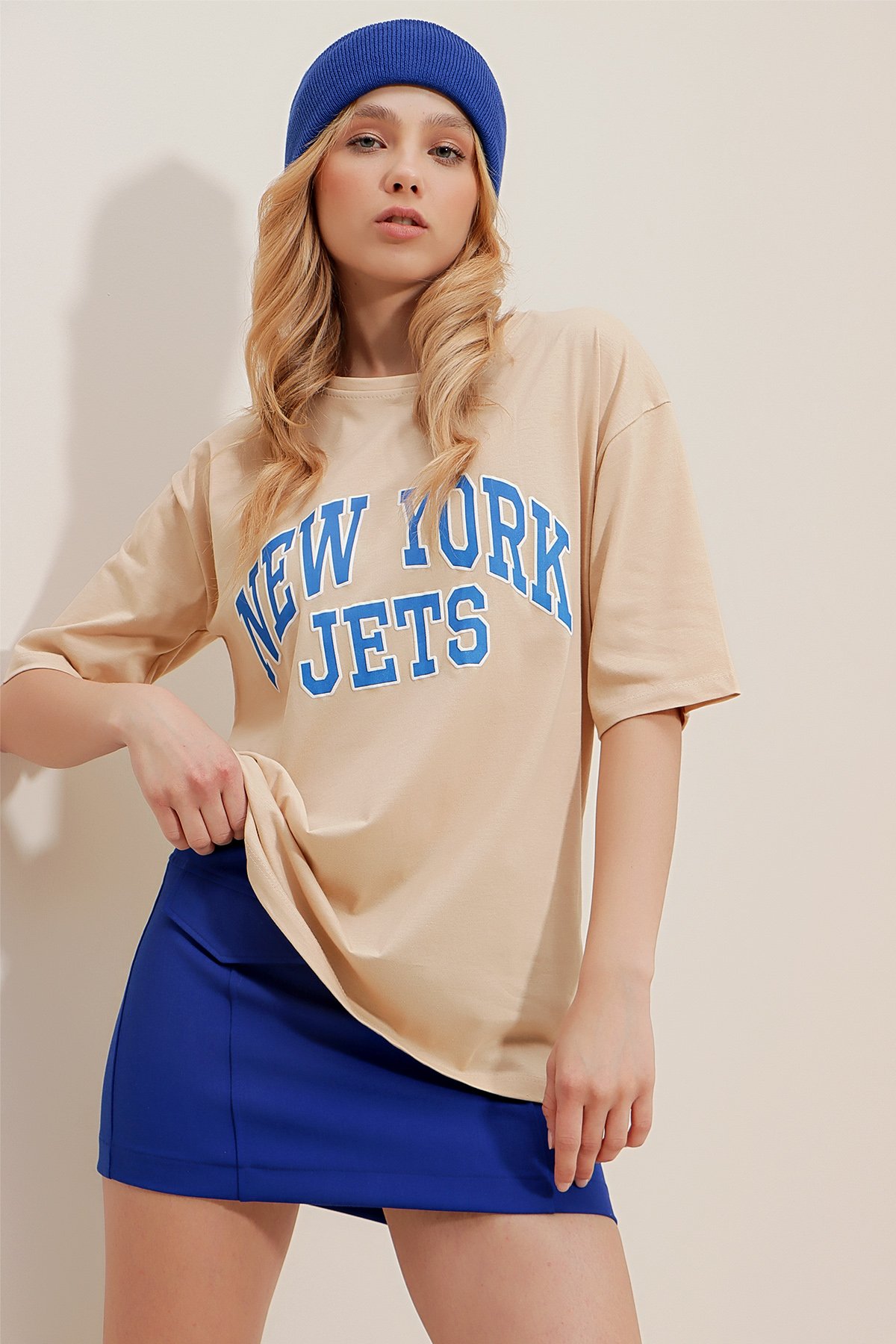Bisiklet Yaka Kabartma Baskılı Oversize T-Shirt - Bej