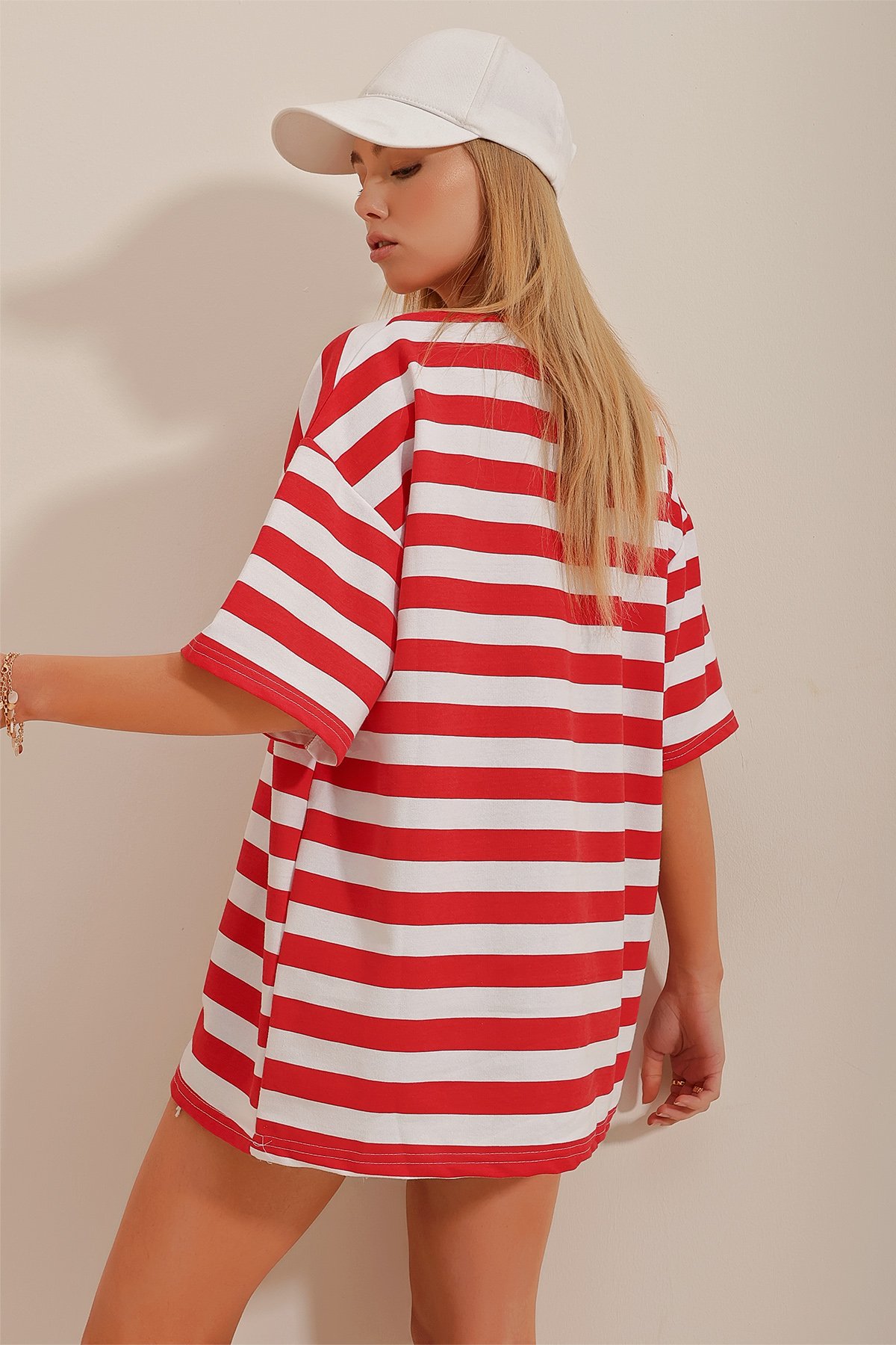 Bisiklet Yaka Kalın Çizgili Oversize T-Shirt - Kırmızı