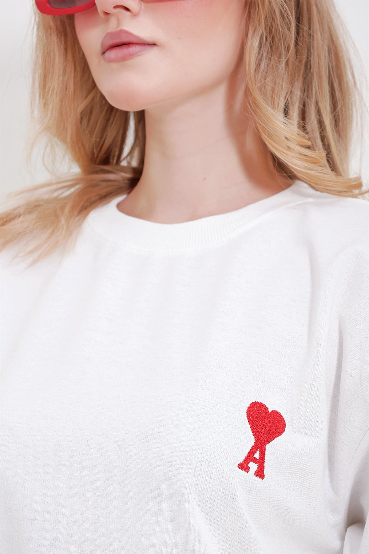 Bisiklet Yaka Kalp A Nakışlı İki İplik Oversize T-Shirt - Beyaz