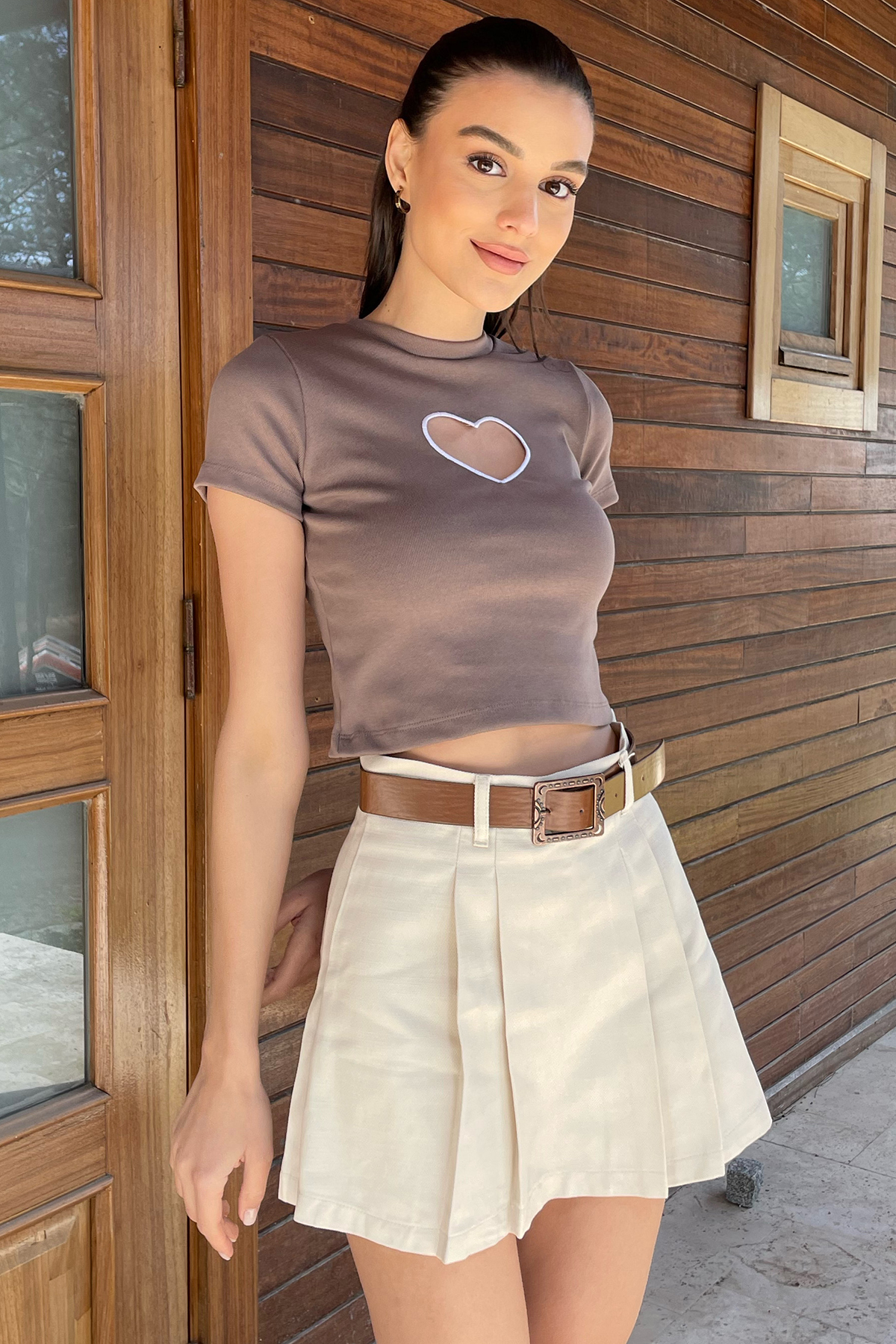 Bisiklet Yaka Kalp Nakış Yarım Kollu Örme Crop Bluz - Vizon