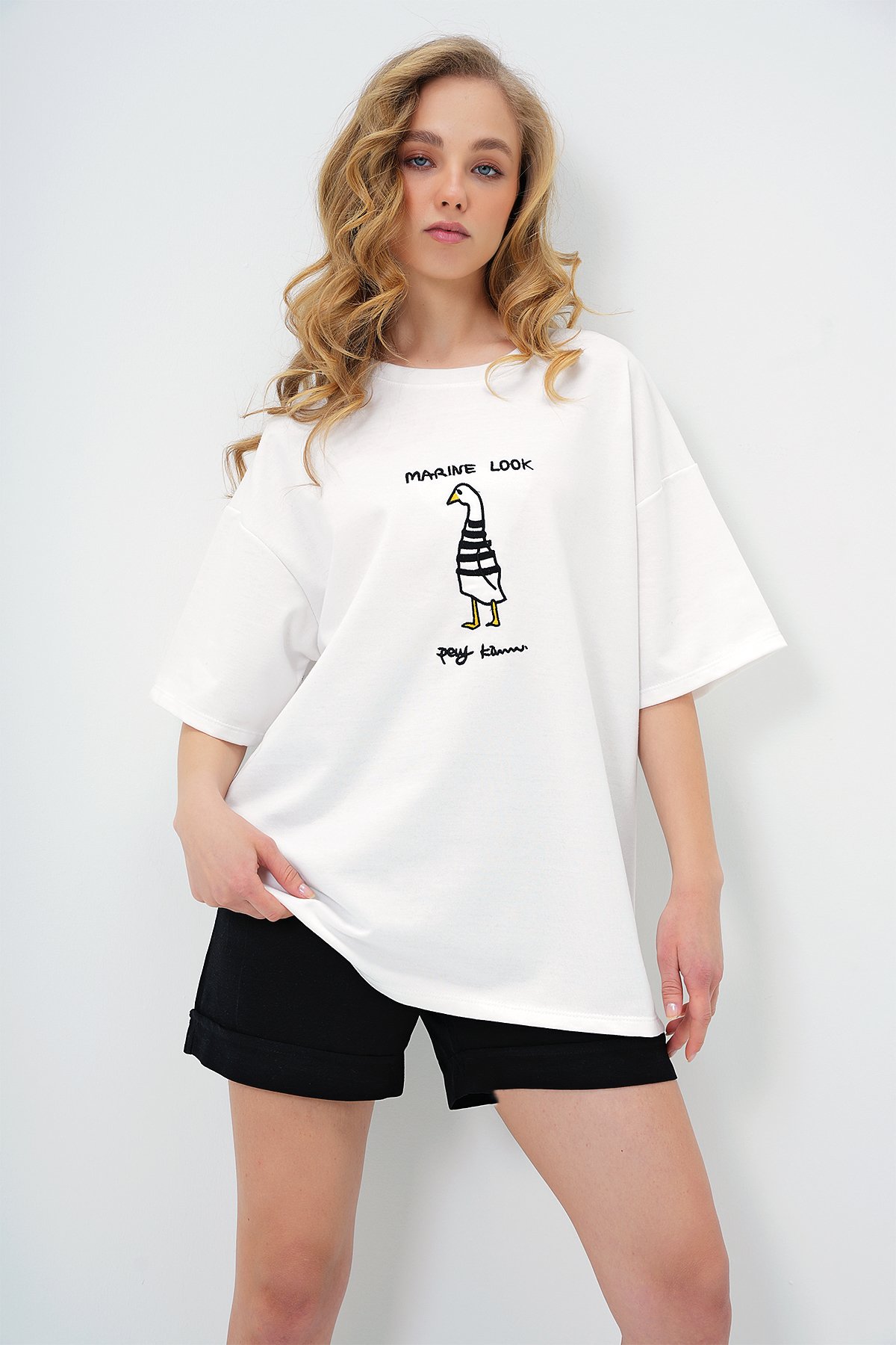 BİSİKLET YAKA KAZ BASKILI BASİC T-SHIRT - BEYAZ