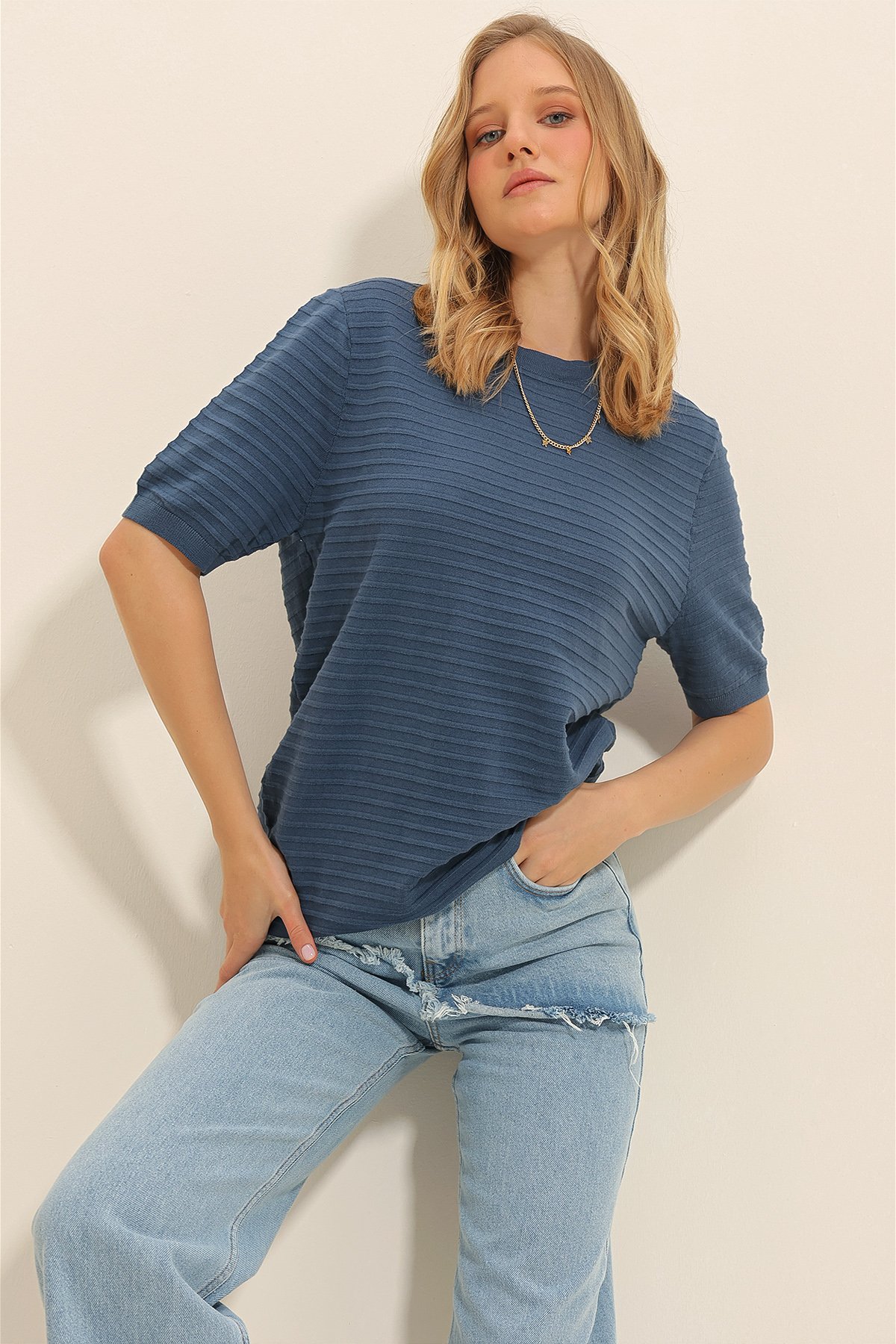 Bisiklet Yaka Kendinden Dokulu Oversize Triko Bluz - Mavi
