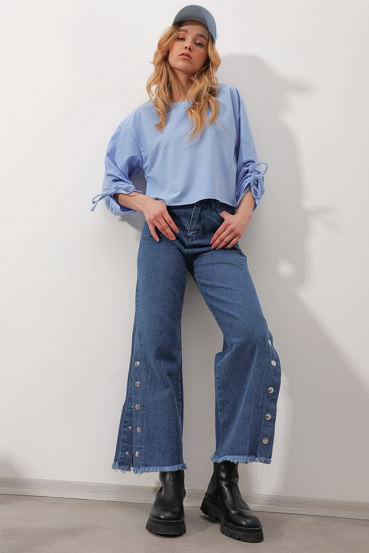 Bisiklet Yaka Kolları Ayarlanabilir Büzgülü 2 İplik Crop Sweatshirt - Bebe Mavi