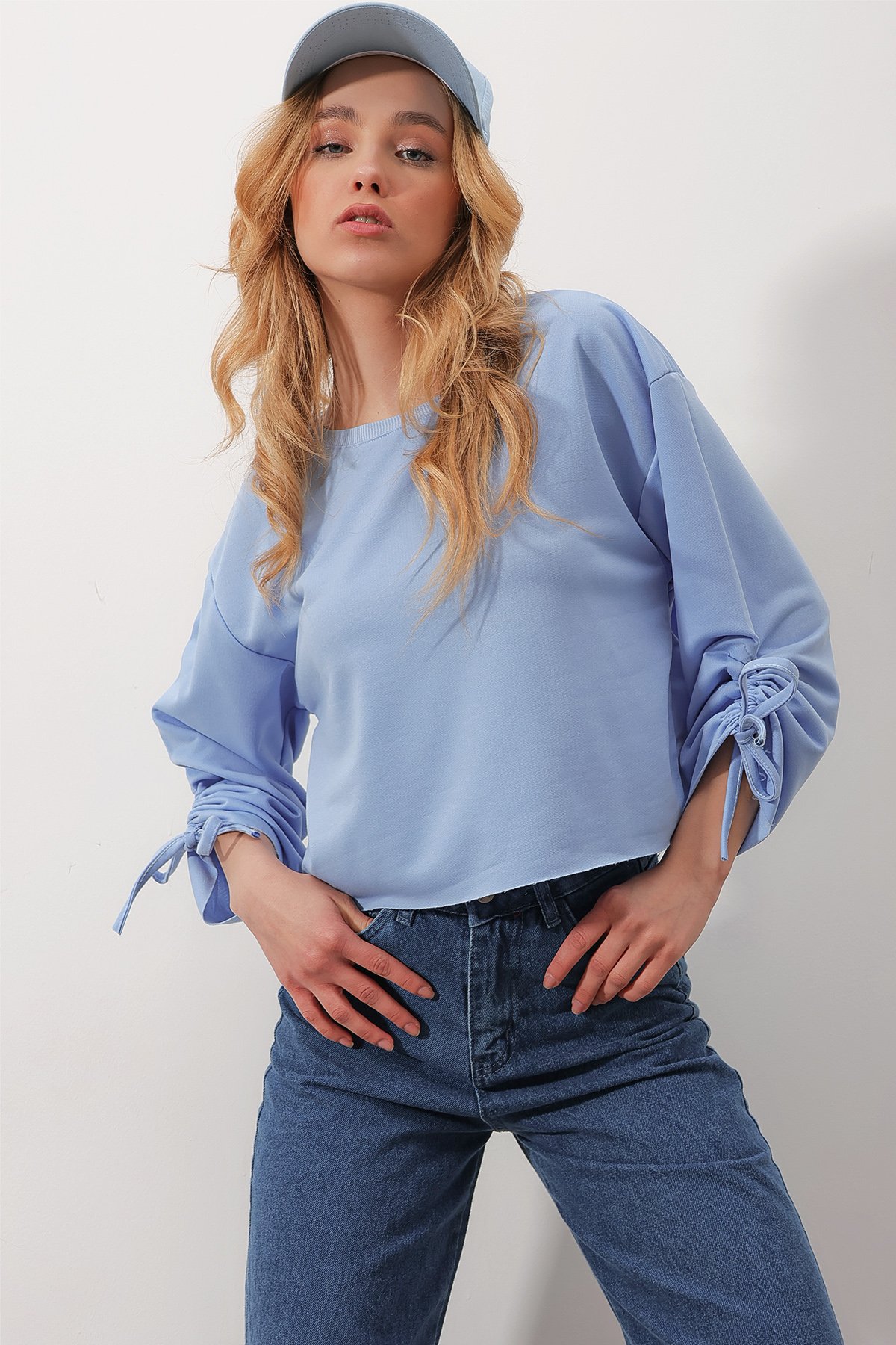 Bisiklet Yaka Kolları Ayarlanabilir Büzgülü 2 İplik Crop Sweatshirt - Bebe Mavi
