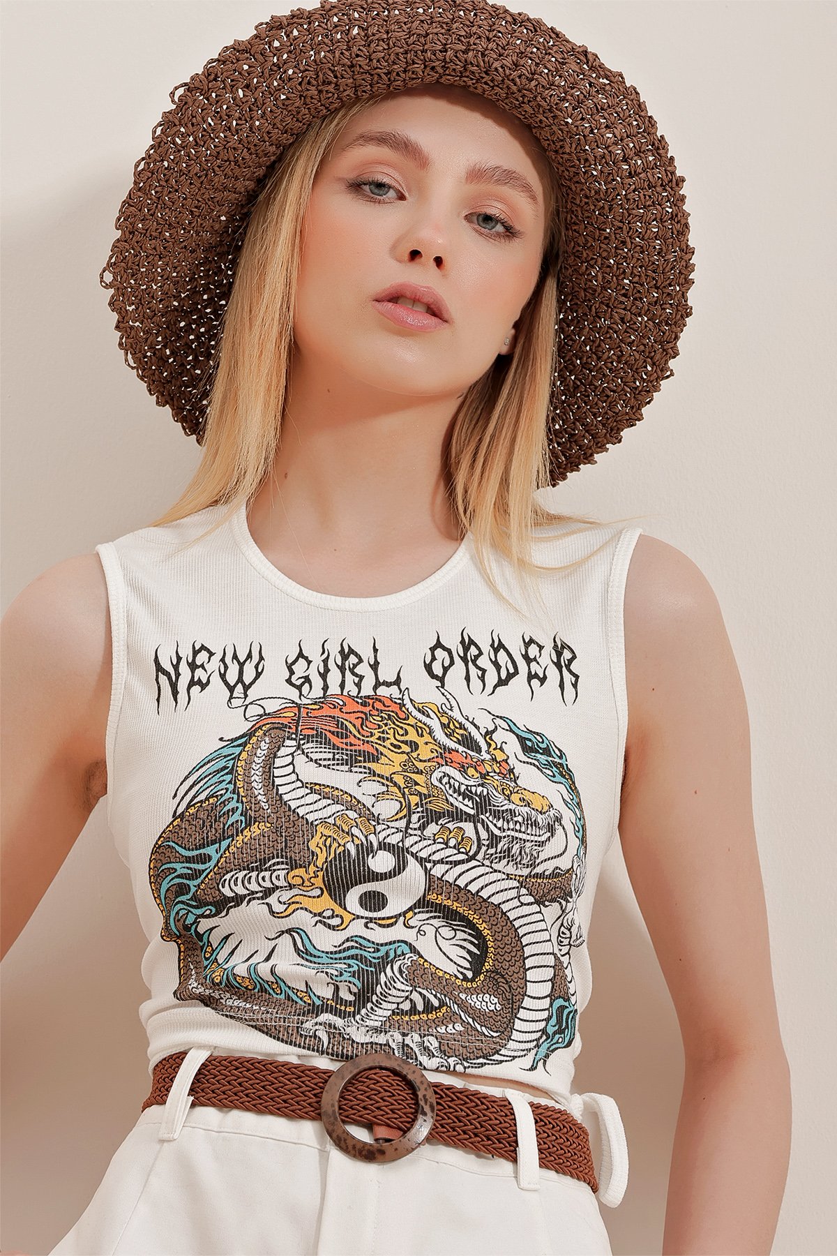 Bisiklet Yaka Kolsuz Baskılı Crop Bluz - Beyaz