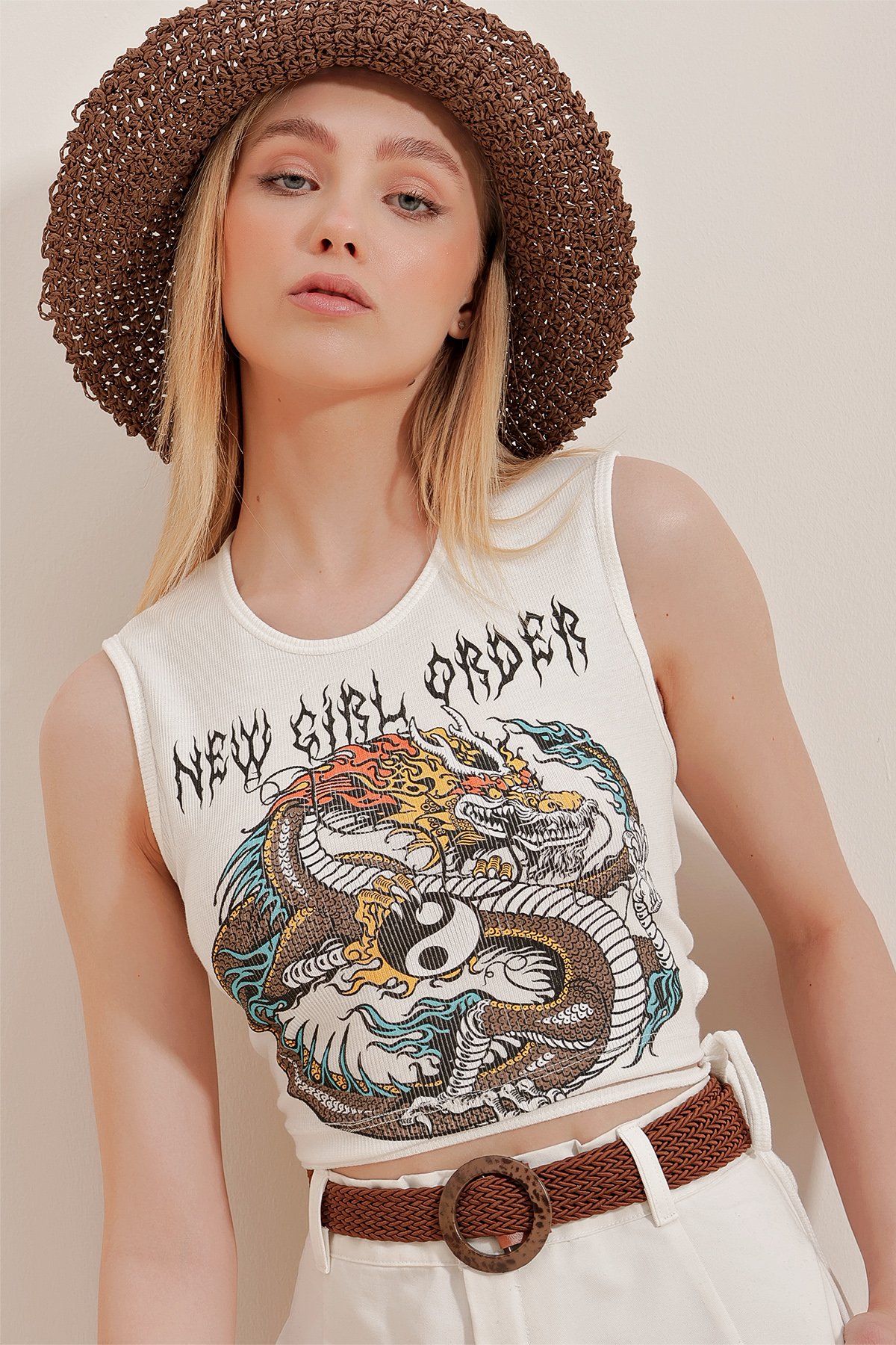Bisiklet Yaka Kolsuz Baskılı Crop Bluz - Beyaz