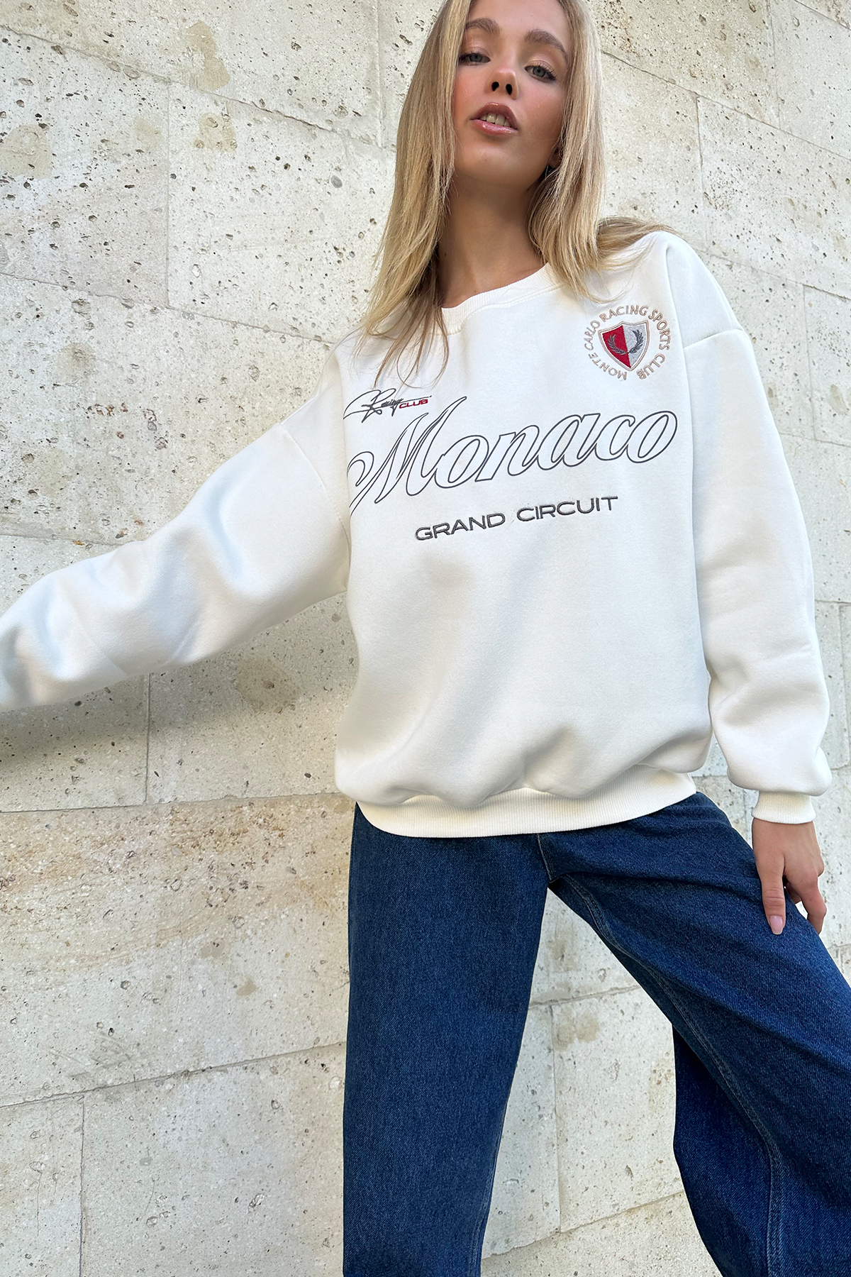 Bisiklet Yaka Nakış İşlemeli Baskılı 3 İplik İçi Şardonlu Sweatshirt - Ekru