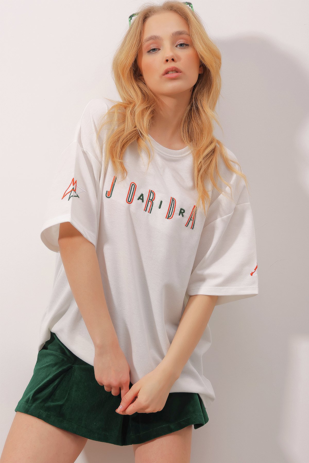 Bisiklet Yaka Nakışlı İki İplik Unisex Oversize T-Shirt - Beyaz